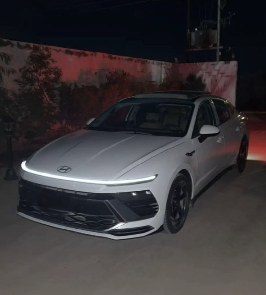 للبيع هيونداي سوناتا   2024 (خليجي)
.كفاله  ما عده بارد بالجاملغ الخلفي 3 اصابع وبي كارت ورصعات ثنين

فول مواصفات (1/1) للاخير اعلى فئة ملكي 👑 

المحرك: 2500

الممشى: 42 الف كيلو

رقم : بغداد باسمي  

سيارة نظيفة وجاهزة

المواصفات:

بصمة أبواب + تشغيل عن بعد

سقف بانوراما

كشنات كهرباء

داخل قرميدي المرغوب

لايتات زينون (عدستين عالي وناصي)

حساسات أمامي وخلفي

إنارة داخلية متعددة الألوان

هاندبريك بصمة + أوتو هولد

شحن وايرلس

منافذ تايب سي أمامي وخلفي

شاشة متصلة كبيرة

صندوق كهرباء يفتح عند الاقتراب

شفتات على الستيرن

نظام ترحيب

وضعيات قيادة (Normal / Sport / Sport+ / Custom)

واتساب: ***********

اتصال:***********

مكانها نجف والسعر 218 وبيها مجال بسيط
