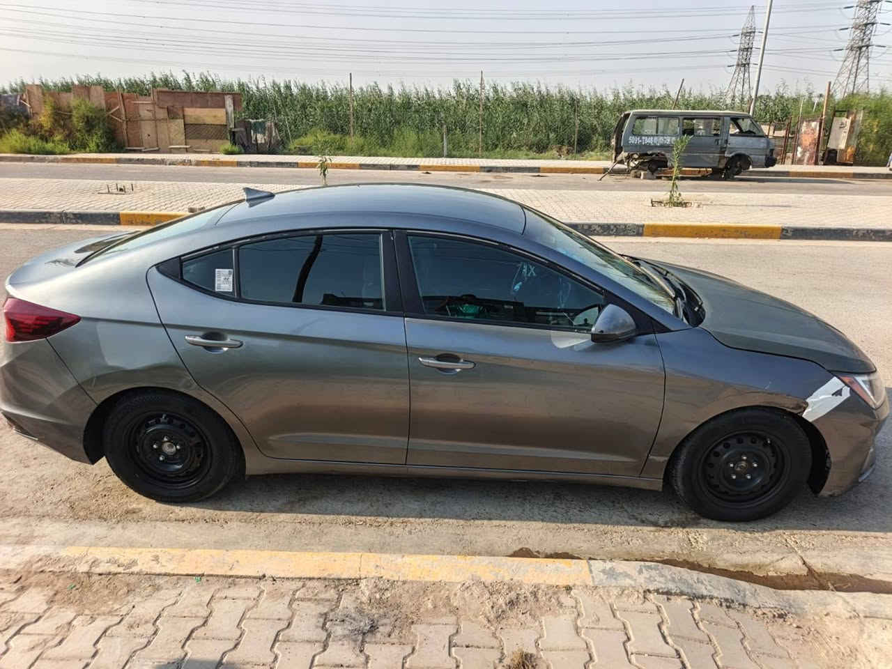 للبيع الانترا
السعر 115 وبيه مجال للشراي 
موديل 2019
داخل اسود
ماشيه 119
لايتات بلاديه 
اللون رصاصي
 تخم تاير جديد
صدر امامي خلفي 
كير مكينه بشرط
مكينه 2000 المرغوب
سونار موجود بلمنشور
رقم بغداد تحويل ثاني يوم
 رقم وسنويه جديد
***********
