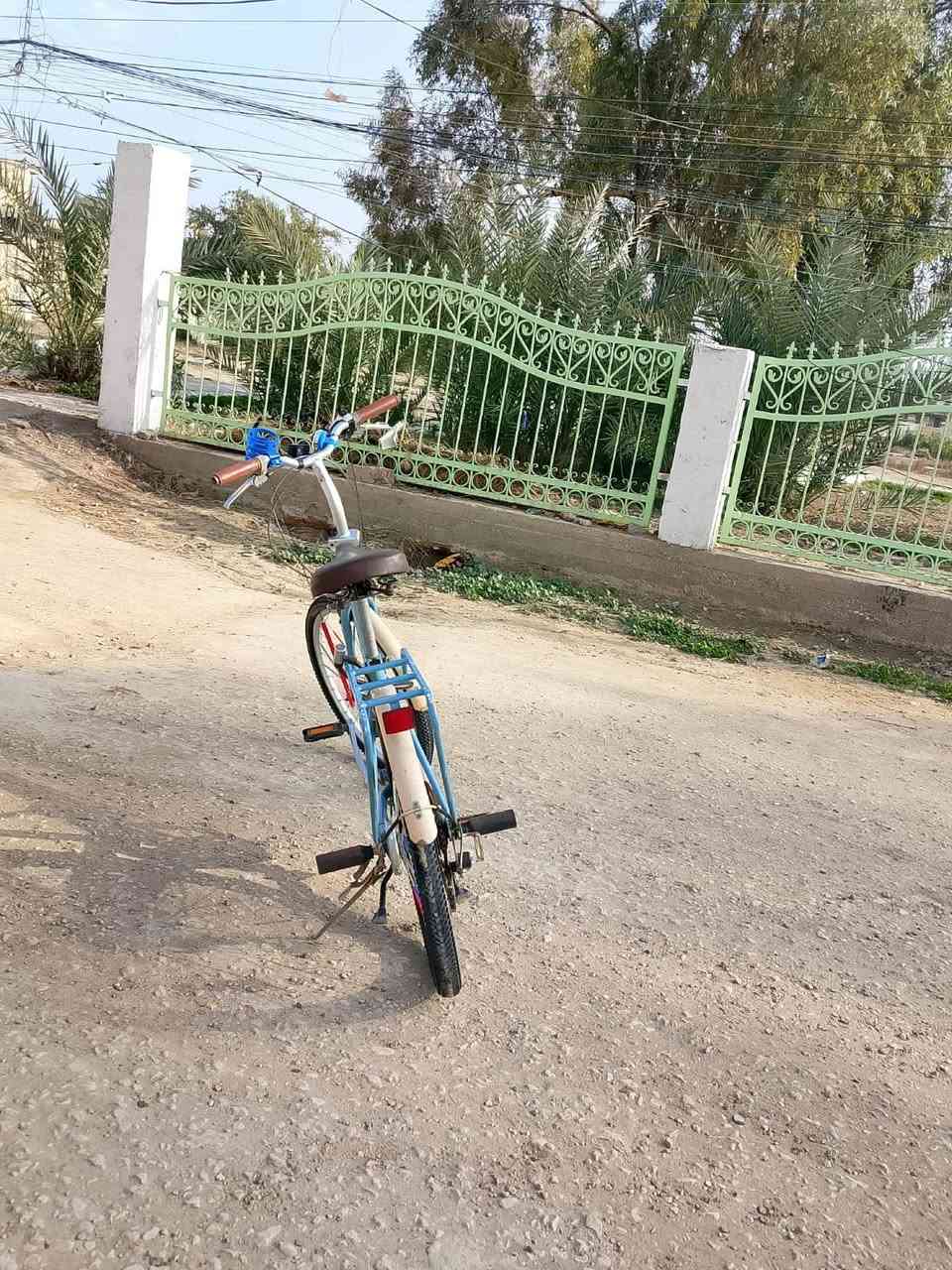 للبيع نظيف كلش السعر 80
***********
