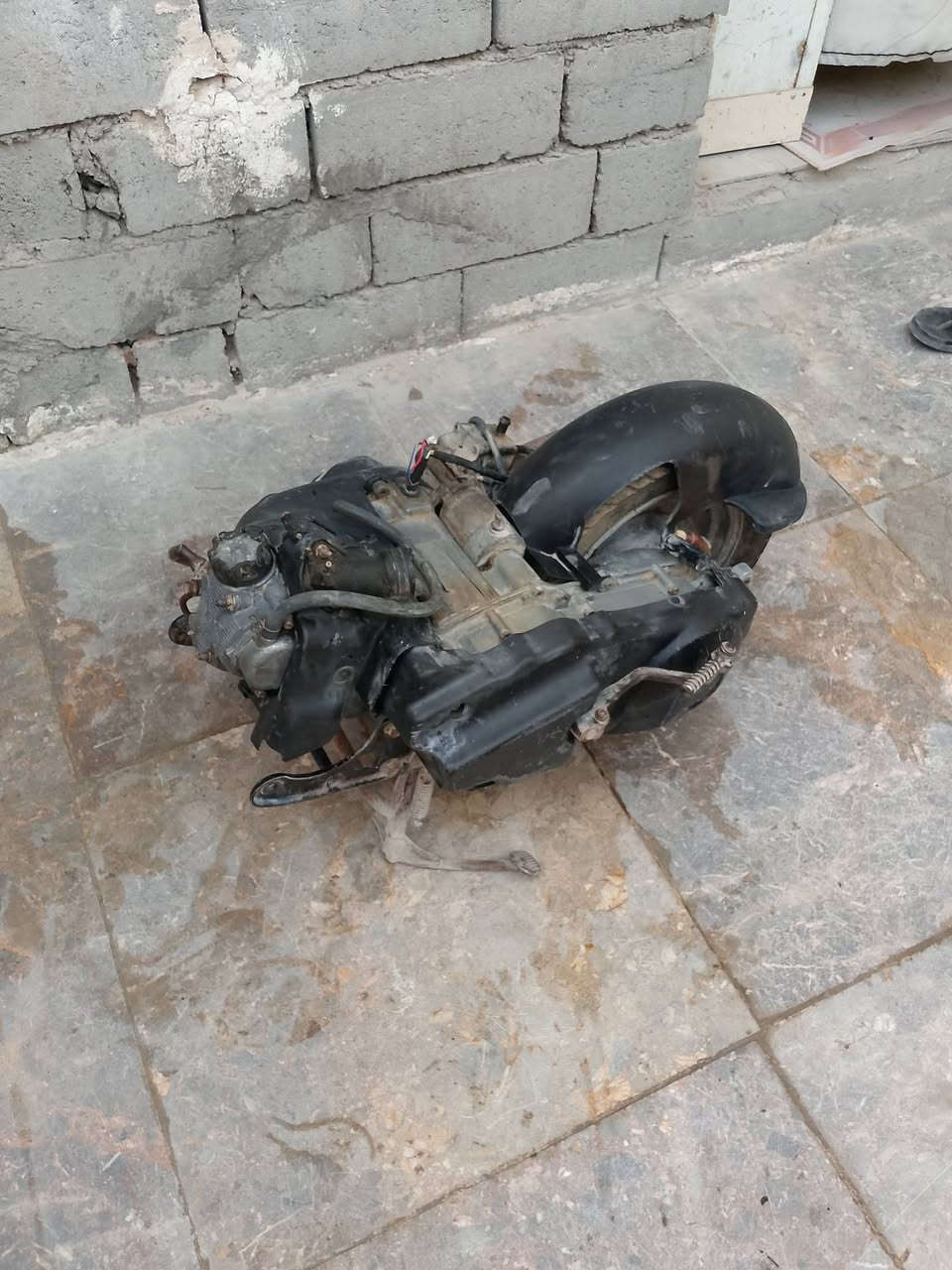 سلام عليكم شباب محرك فراشه 140مفتوح مره وحده شرط شغل شراي يتصل على هاذ رقم ***********
