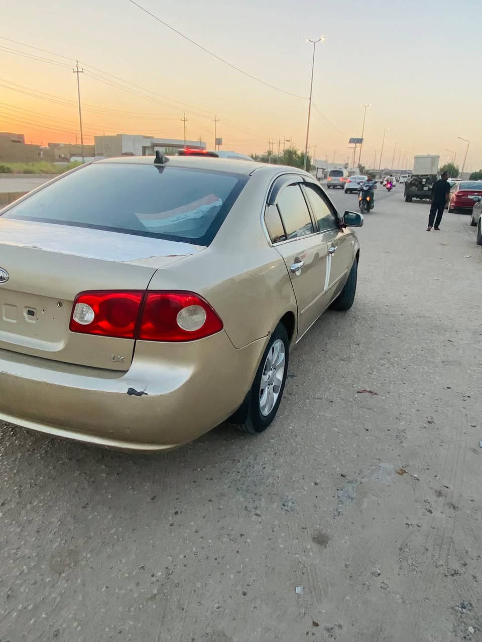 سيارة اوبتما ٢٠٠٨ خليجي محرك ٢٠٠٠ لون ذهبي
رقم بغداد انكليزي بسمي تحويل ثاني يوم
مكينه 2000 كير كفاله ع ايدي 
سياره مكفوله من الضربه فقط بنيد جارد ومرشوش ودواير جاملغ خلفي علما البنيد الأصلي فقط جارد ومرشوش تجي وتشوف بعينك السياره احلى من الصور داخل مرتب نصبته حلوه ((سعرها ٩٥ ))وبيه مجال رقمي *********** مكاني حله بابل
