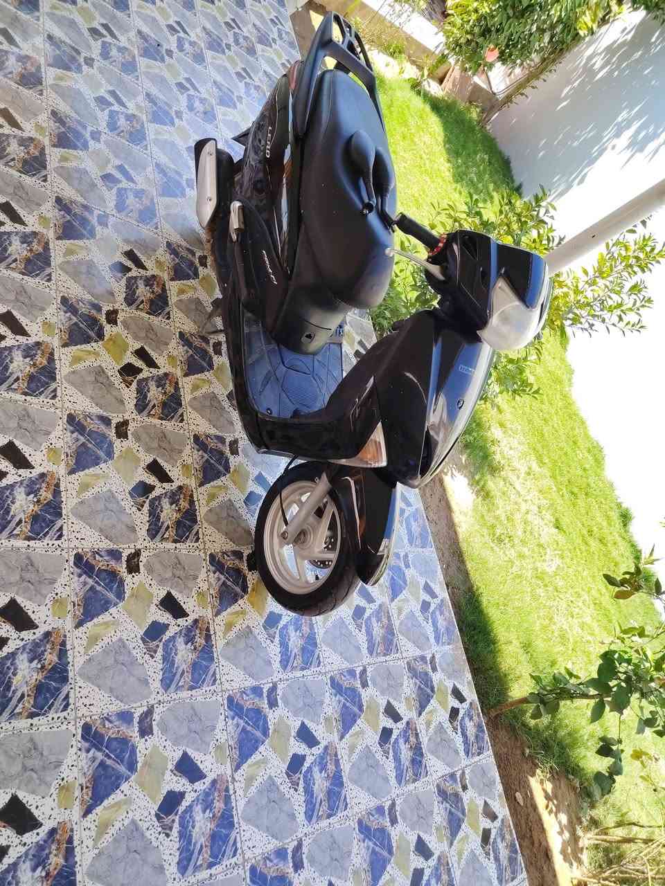 السلام عليكم هذا الليدي للبيع ما عايزه كل شيء وحسب القناعه بيع ولا مراوس واي استفسار عن هذا الرقم مكان سامراء***********
