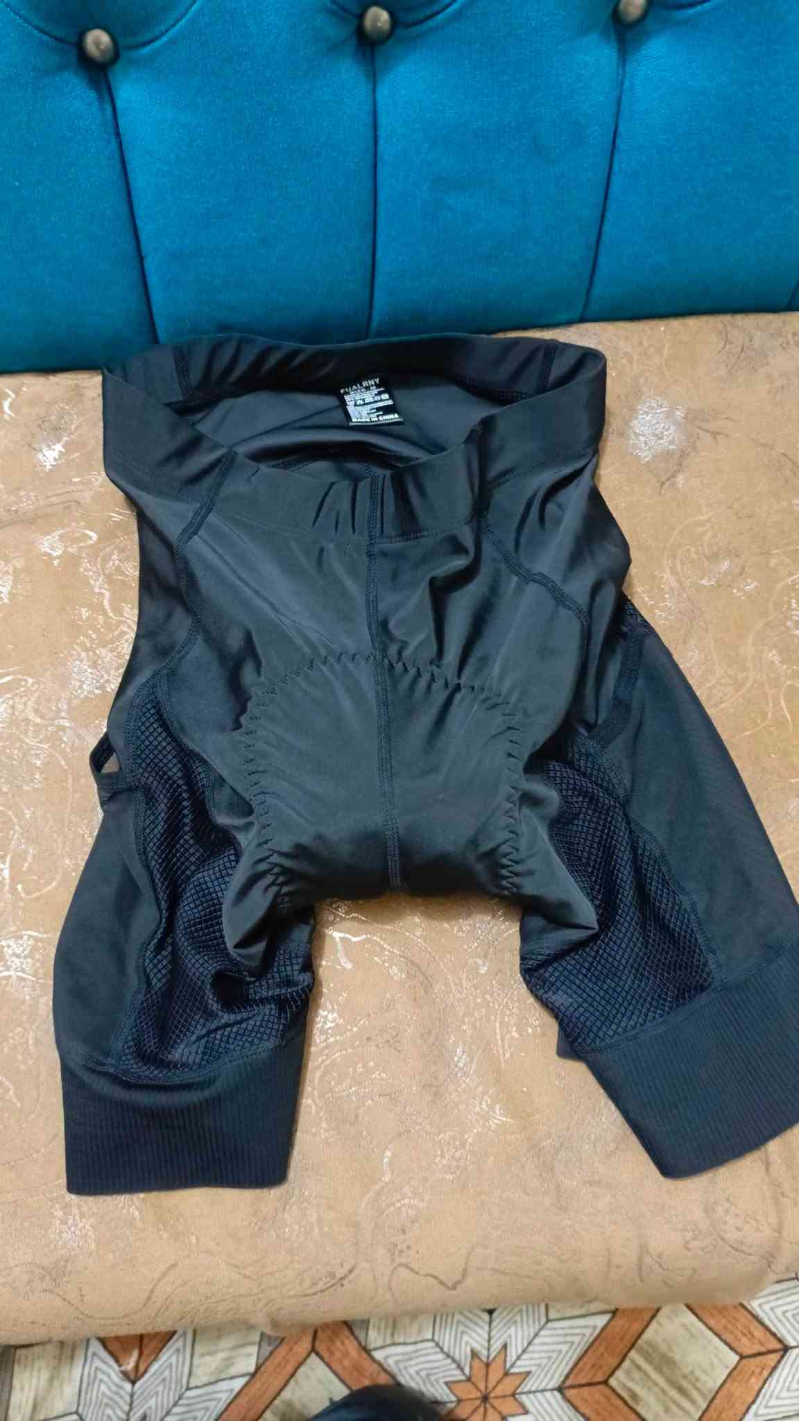 شورت دراجة هوائية • جديد • توصيل