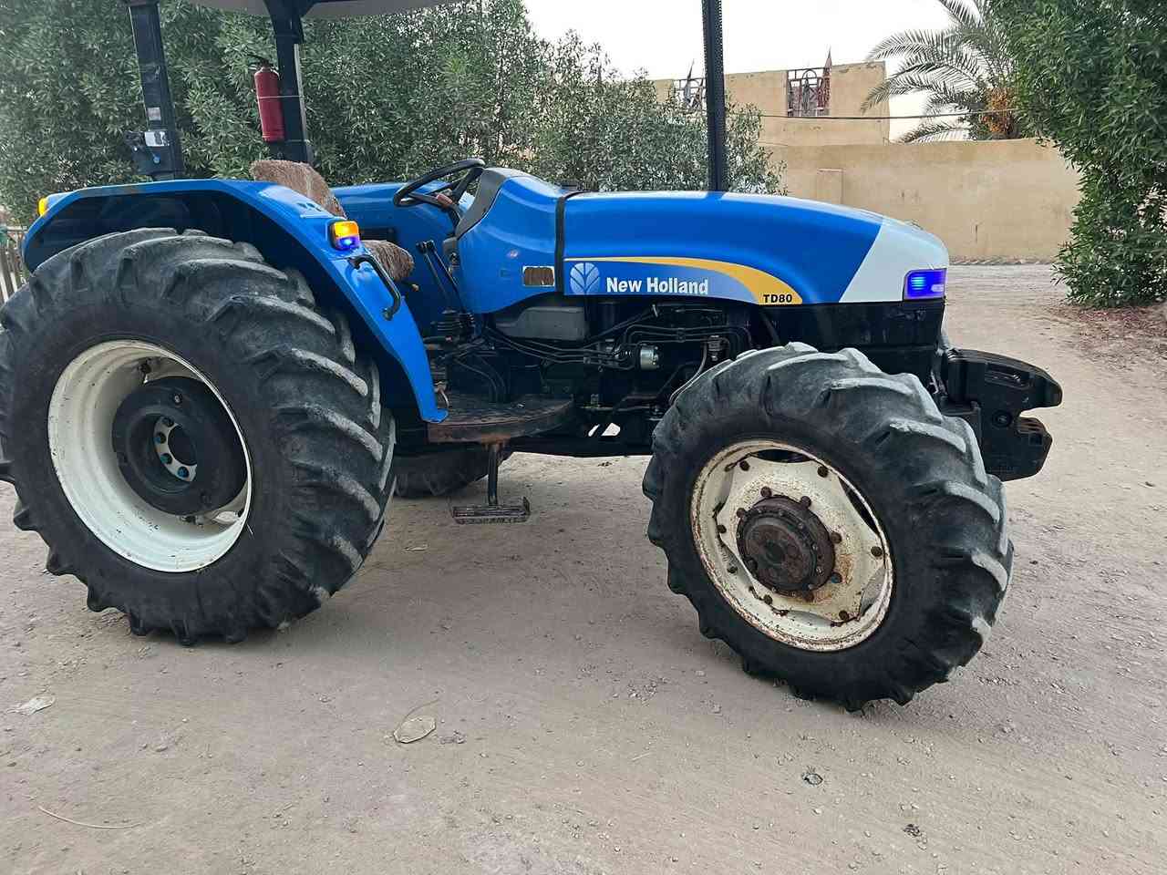 سلام عليكم مكينه نوهوالند TD80حره بسمي 2009مكفواله من هوازن من كير من محرك كلج جديد سعر٢٢وبيه مجال الشراي ‭***********‬ مكان دوانيه مهناويه
