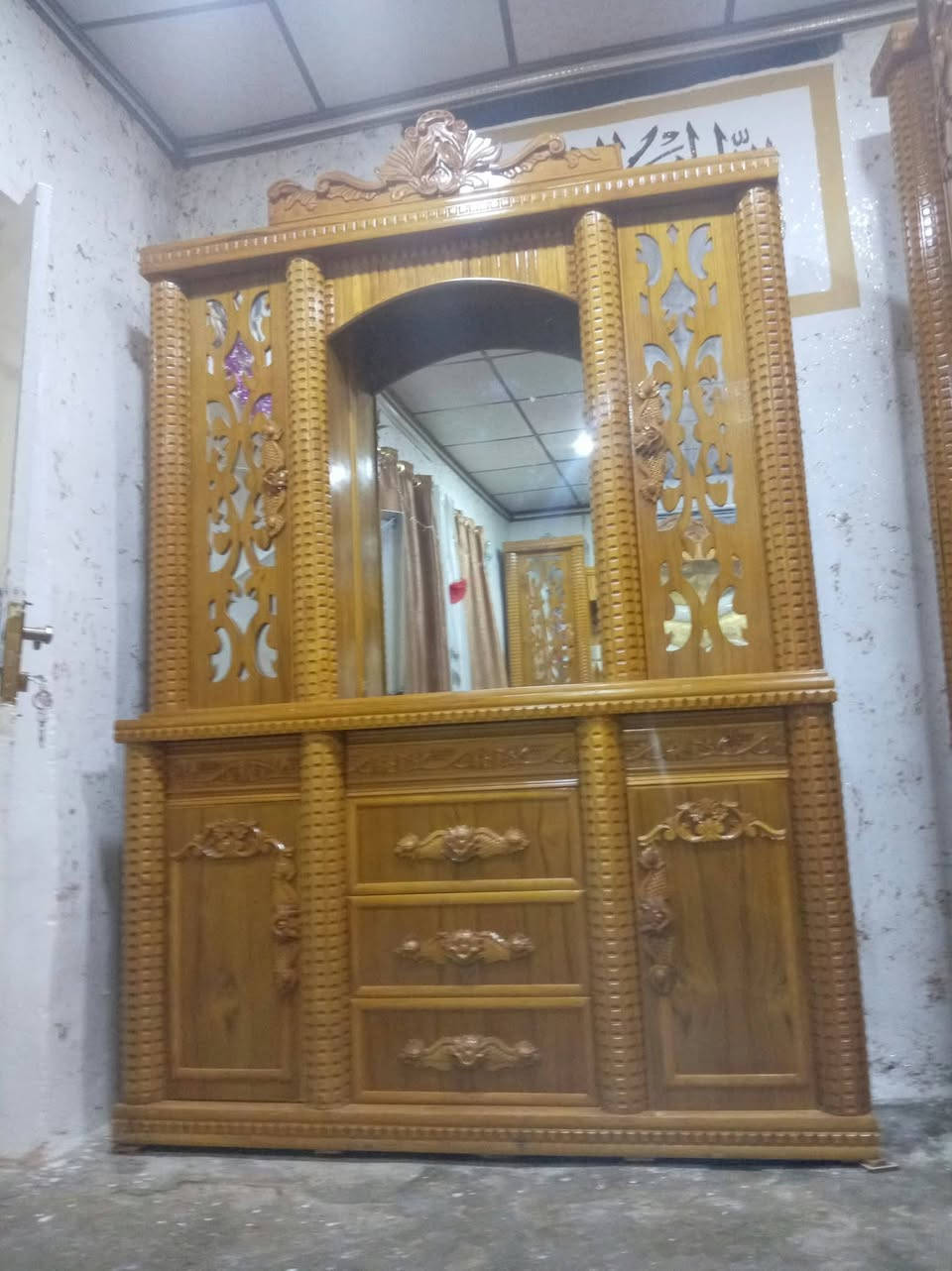 غرفة نوم • مستعملة شوي