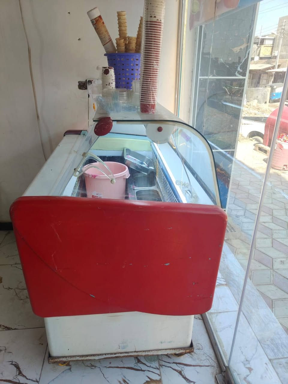 غراض محل معروضة للبيع العنوان البصرة القرنة @***********
