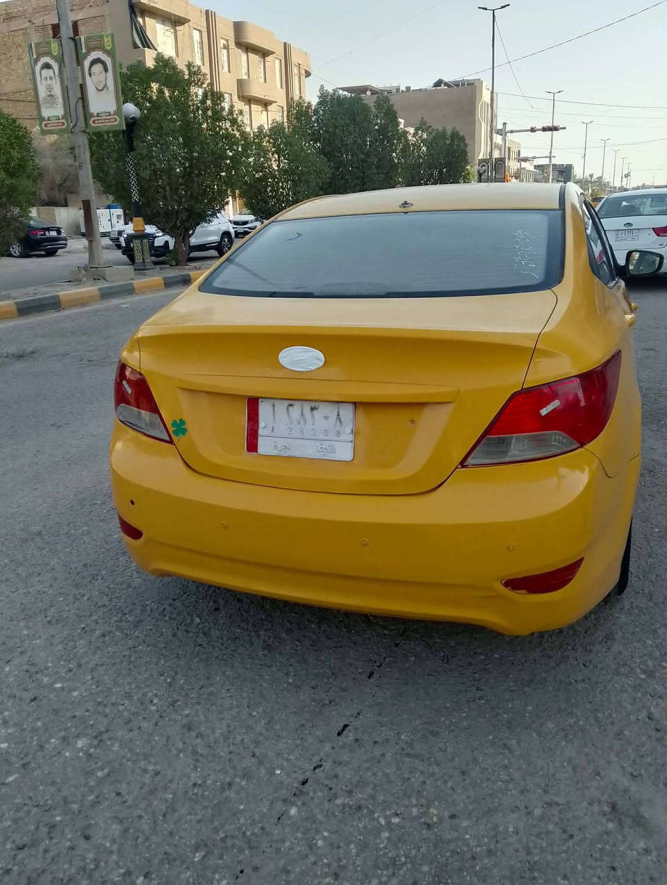 اكسنت موديل 13خليجي مكينه مامفتوحه عله وضع الشركه كير حداديه تخم تاير تبريد شغال رقم نجف بسمنه. تحويل ثاني يوم  السياره مصفره هيئه وغرامات ولا ربع عليهه  السياره أحله من الصوره  والتجيهه مدوشمه كشنات وأرضيه    مكان ديوانيه ملاحضه.   ***********.  مراوس بسايبه  مع الفرق. بس كون موديل  22لحد ال 26
