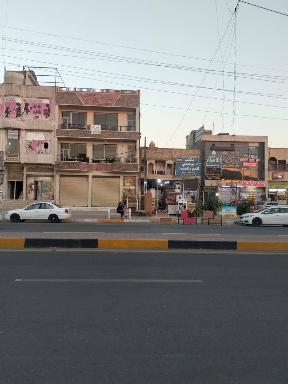 بناية على الشارع العام كاملة للإيجار الموقع : شارع الداخل قرب سوق الوحيلات
  
للاستفسار الاتصال على الرقم التالي *********** او المراسله عبر الواتساب
