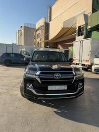 لاندكوز ٢٠٢٠ ماشية ١٥٥   بيهة بارد بل جاملغ عكس السائق مرجعي بيدي ار  ...