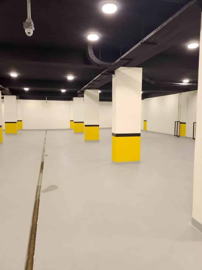 🏢 شقق فاخرة للإيجار في عمارة راقية – للعوائل فقط 🏡
📍 الموقع: الكرادة – موقع مميز قريب من شارع أبو نؤاس والكرادة داخل
📌 موقع استراتيجي قريب من المناطق الحيوية والخدمية وسهل الوصول.

🔹 الشقة الأولى:
• غرفتين نوم
• صالة
• مطبخ
• حمام

🔹 الشقة الثانية:
• غرفة نوم
• صالة
• مطبخ
• حمام

✨ مواصفات العمارة:
✅ عمارة حديثة وراقية
✅ مصعد كهربائي
✅ كراج خاص داخل العمارة ومخصص للسكان فقط
✅ سلم طوارئ
✅ منظومات إطفاء حرائق في جميع الطوابق
✅ حارس متواجد للعمارة
✅ كاميرات مراقبة حديثة في جميع الطوابق والمداخل
✅ بيئة هادئة وآمنة
✅ العمارة مخصصة للعوائل فقط
✅ موقع قريب من جميع الخدمات والمناطق الحيوية

📞 للاستفسار أو المعاينة:
📱 ***********
