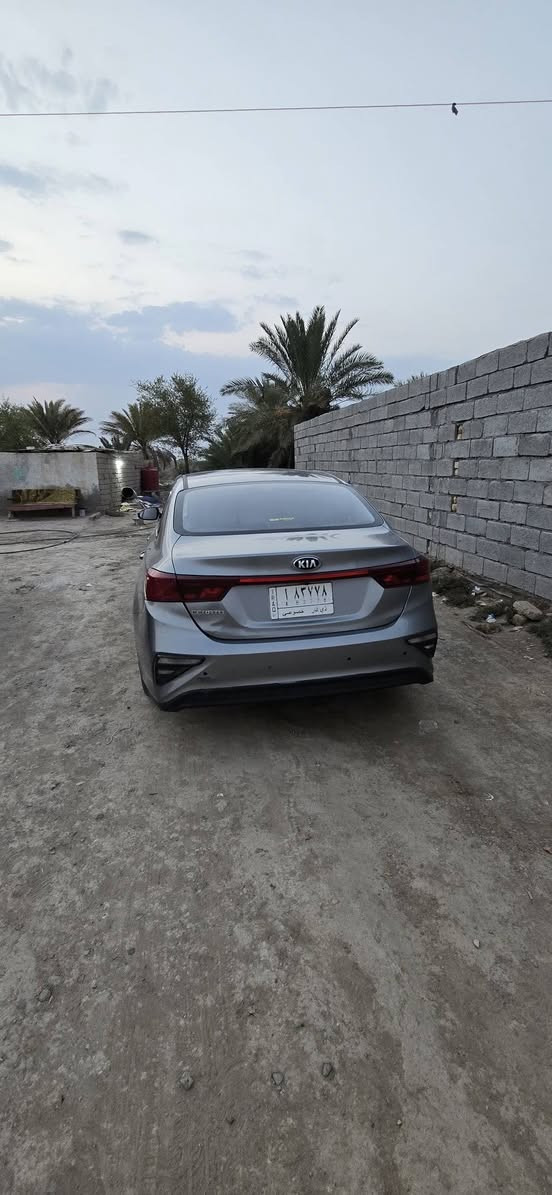 كيا سيراتو موديل 21 خليحي للبيع او مراوس
محرك 1600 كير  cvt
سياره بيها الباب الصدر الايسر صبغ 
والهلال الايمن تجميل فقط 
كير محرك حداديه كفاله 
تدفئه تبريد كله شغال
السياره نضيفه حيل
رقم السياره ذي قار معوقين بعد سنة ونص تتحول تريد مكاتبه او وكاله السياره نضيفه كلش 
سعر السياره 128 وبيها مجال بسيط
التواصل ***********واتساب او اتصال فيس ما اتواجد
