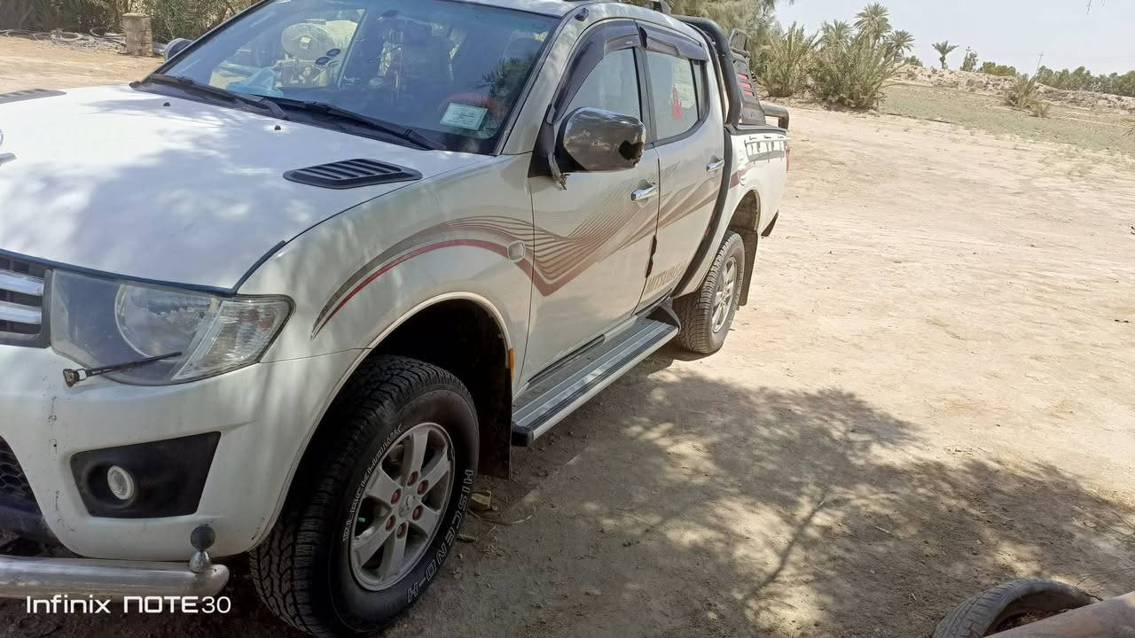 سلام عليكم
للبيع فقط متسيوبيشي L200 رقم نينوى مشروع وطني مكفوله كفاله عامه محرك كاز مسكر بلاد فورويل مكينه وكير بشرط حداديه جديده تخم تايرات 4 جدد السياره جاهزه عل اخير وبل واقع احله من الصور 
***********
***********
 مكلف بل نشر
