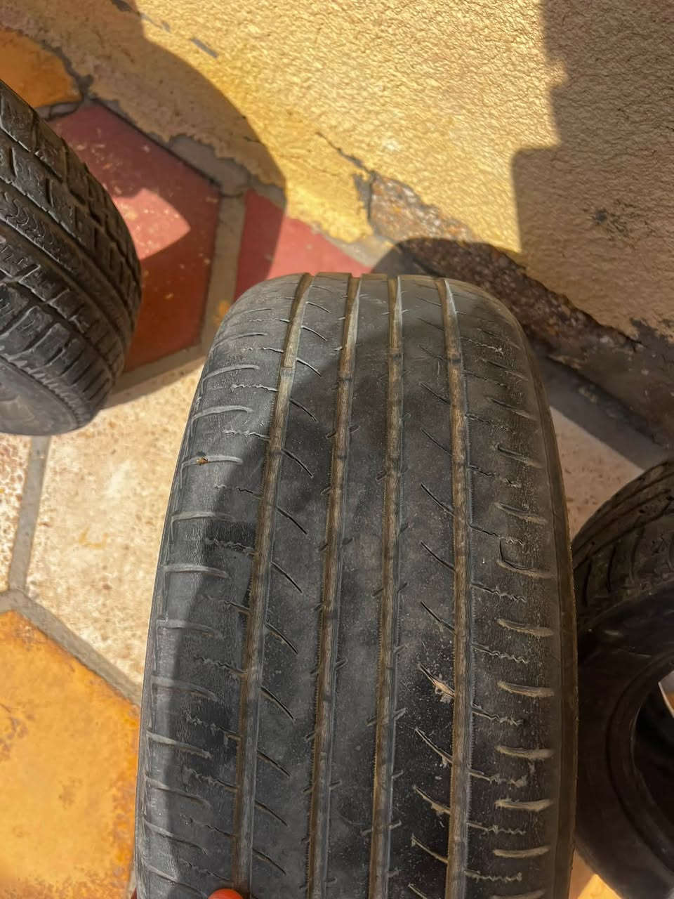 السلام عليكم 
3تاير حجم205/55R16
النظافه 60‎%‎
السعر 50الف 
النجف /ناحيه العباسيه 
***********

