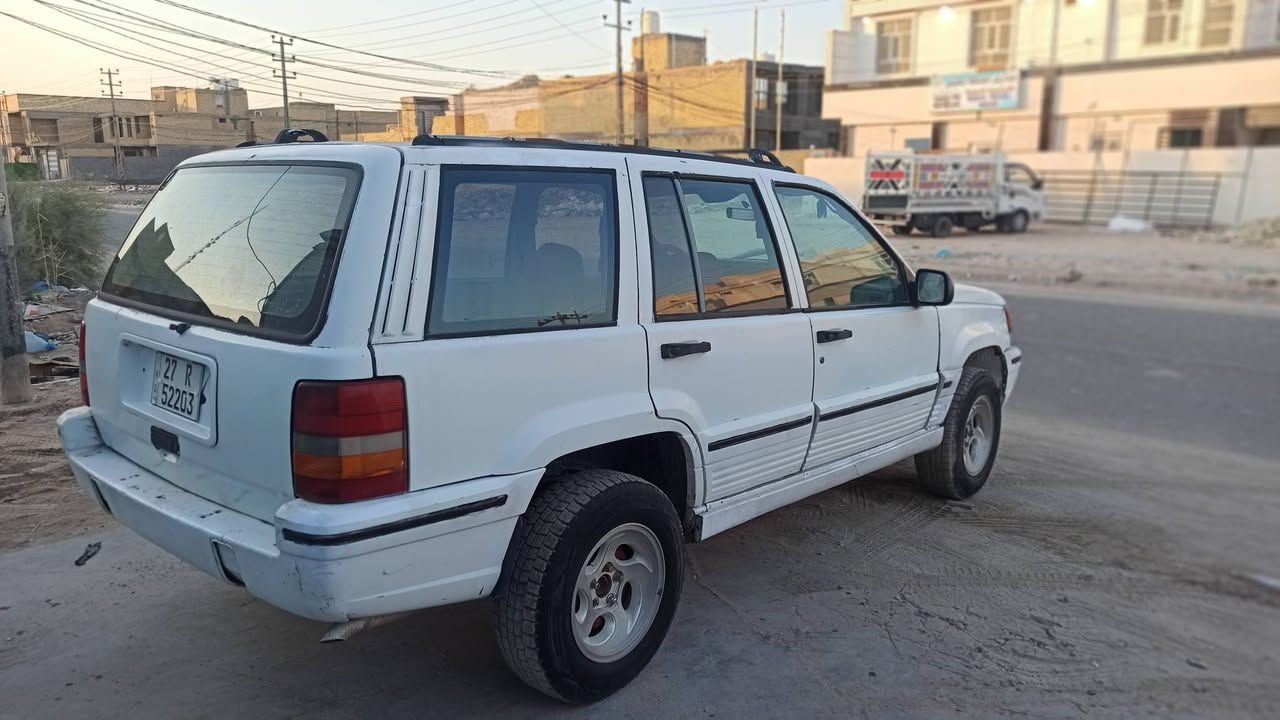 للبيع جيب شيروكي مديل 93 رقم ذي قار إنكليزي سنويه 2031
تحويل مباشر مكينه وكير 2500ففتي ام البطل مكينه وكير شرط
كهربائيه حداديه تخم تاير ويل كب باتري جديد راديتر جديد عنبار وبريشر جديد باور جديد  سياره جاهزه السعرر 32 وبيها مجال مكانها ناصرية الاسكان الصناعي للاستفسار ***********
