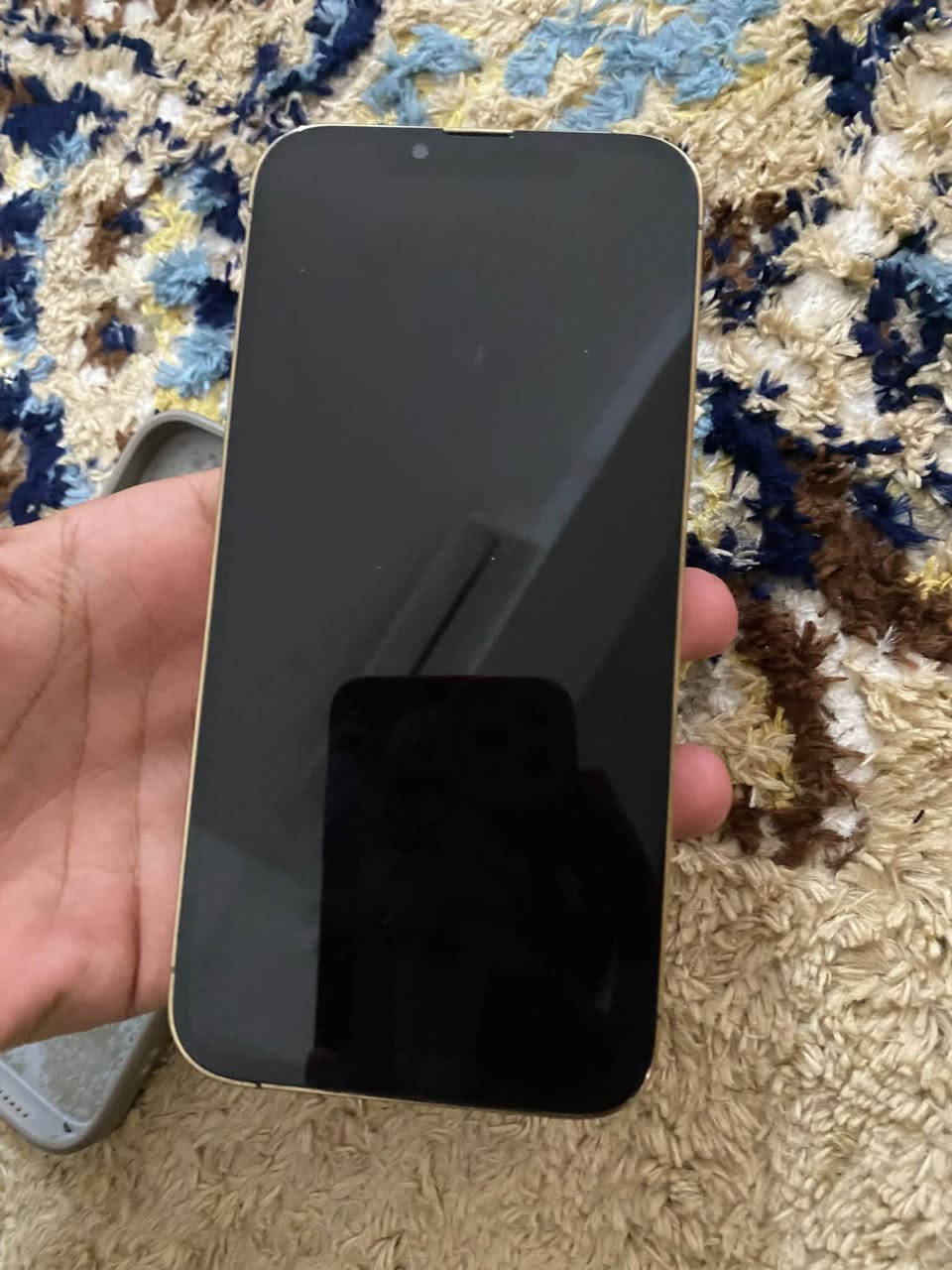 سلام عليكم 
للبيع ايفون 13 برو ماكس ✅ذاكره 256 مستبدل ضهر وشاشه فيس ايدي شغال✅ جهاز نضيف ستخدام شخصي السعر 450وبيهً مجال مكان بغداد الراشديه رقم الهاتف ***********
