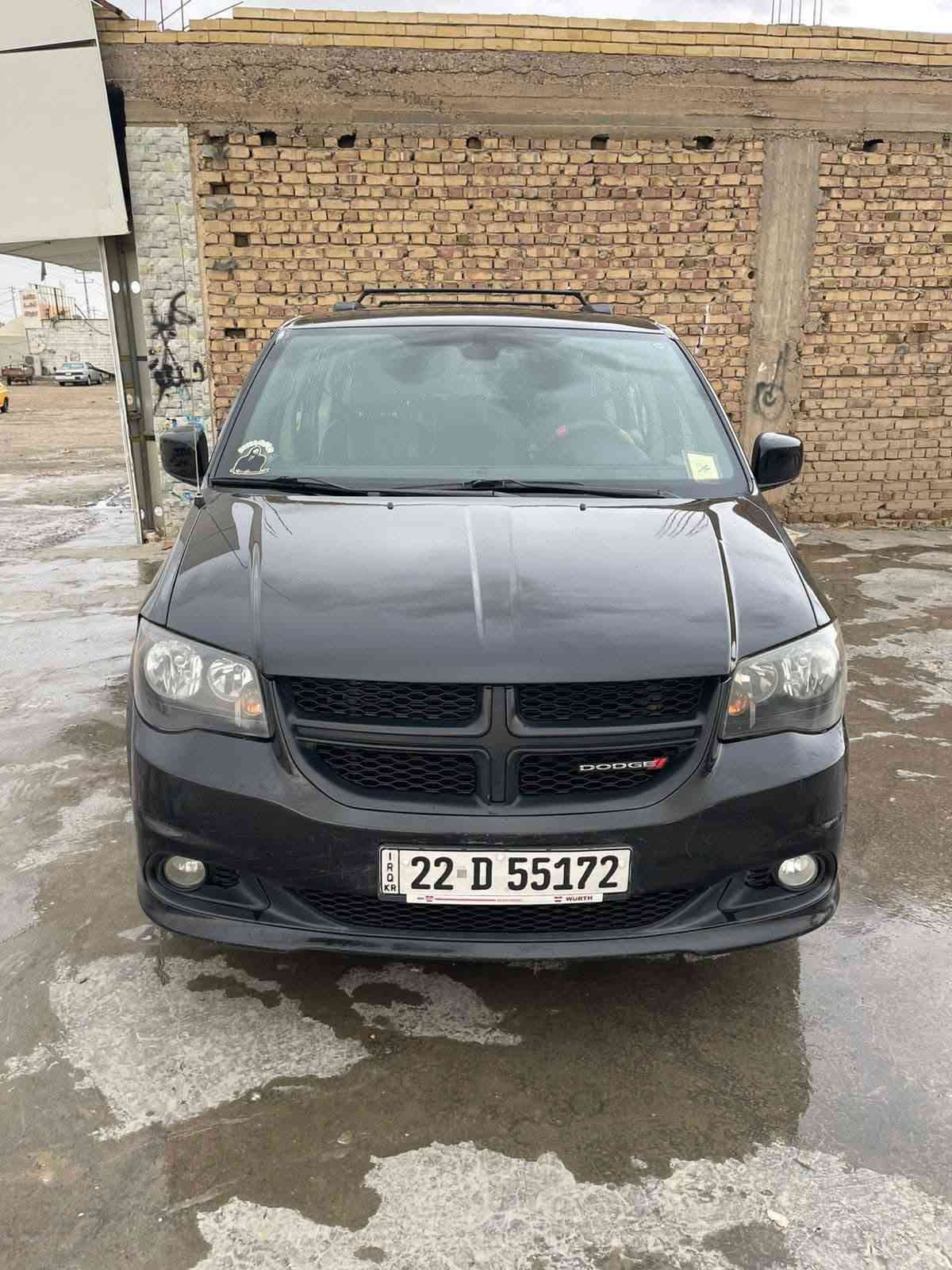 السلام عليكم
دوج كرفان 2017sxt 
الحادث جاملغ وبنيد بدون دواخل 
صبغ قطعتين فقط 
......... 
ابواب كهرباء 
جنطه كهرباء 
تبريد 3 قطع 
كراسي جلد 
كراسي منفصل سياحي 
تشغيل عن بعد 
داخل اسود
فرس ارضي كبير
فرس سقف مع شاشه 
شاشه دشبول مع كاميرا 
السيارة عليها سيرفس كامل شرط ولا كلوب بالدشبول 
نظيفه جدا جدا داخل وخارج وما عايزة اي شي 
تخم تاير  مشلن كندي 
العنوان بغداد الدولعي 
السعر 150 
الاتصال 
***********
***********@
