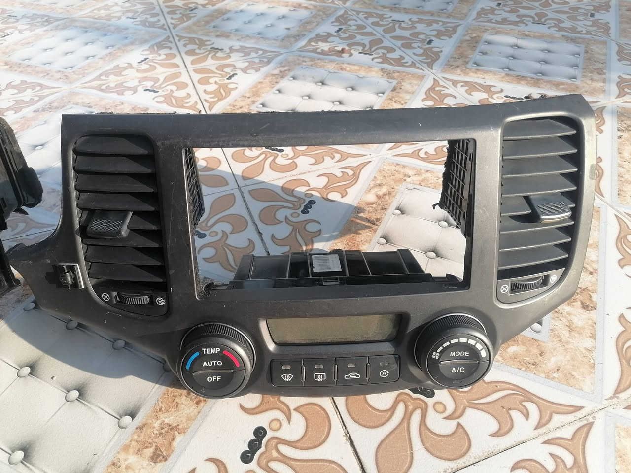 تخم بطاين ابواب كيا اوبتما يرهم خليجي امريكي
شرط زيرو مابيهن لاكسر ولا تصليح حاويه
السعر 120 الف 

تحكم بورد تبريد موديل 9 و 10  مال فول حاويه شرط الشغل سعر القطعه 70 الف بدون إطار
