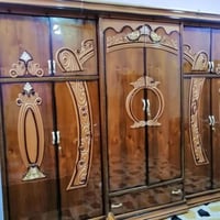 غرفة نوم • نضيفه • محتاجه