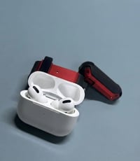 Airbods pro نضافه 100‎%‎  مايكات✅  بطارية✅  عزل✅  علبه باكيت ماستر✅  م...