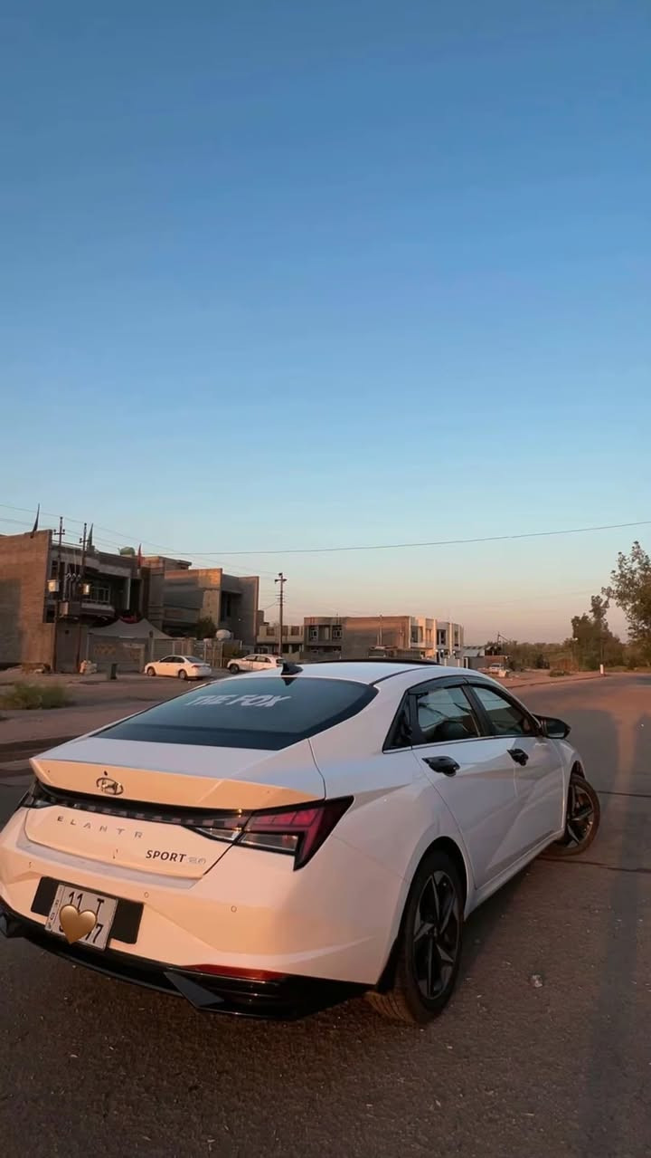 السلام عليكم سيارة النترا للبيع موديل 2022 خليجي ابيض
فول مواصفات خليجي 
فتحة سقف 
حساسات امامي خلفي 
قطعتين تبريد 
بصمة 
تشغيل عن بعد 
3 انظمه قيادة
صندوق ذكي ذاتي 
تحكم ستيرن 
كشنات داخل جلد 
رقم بغداد محدث باسمي سيارة
ماشية 75 الف مكان سياره بغداد
عليها ملاحضات بسيطه جدأ بارد اصبع بل صندوق خلفي وتكحيل شخط بل باب فقط
رصعات بل قمارة قليله فقط  خليجي مكفولة من صبغ والتبديل الاستفسار خاص او اتصل وتدلل السعر 158 بيها مجال بسيط 
‭***********
