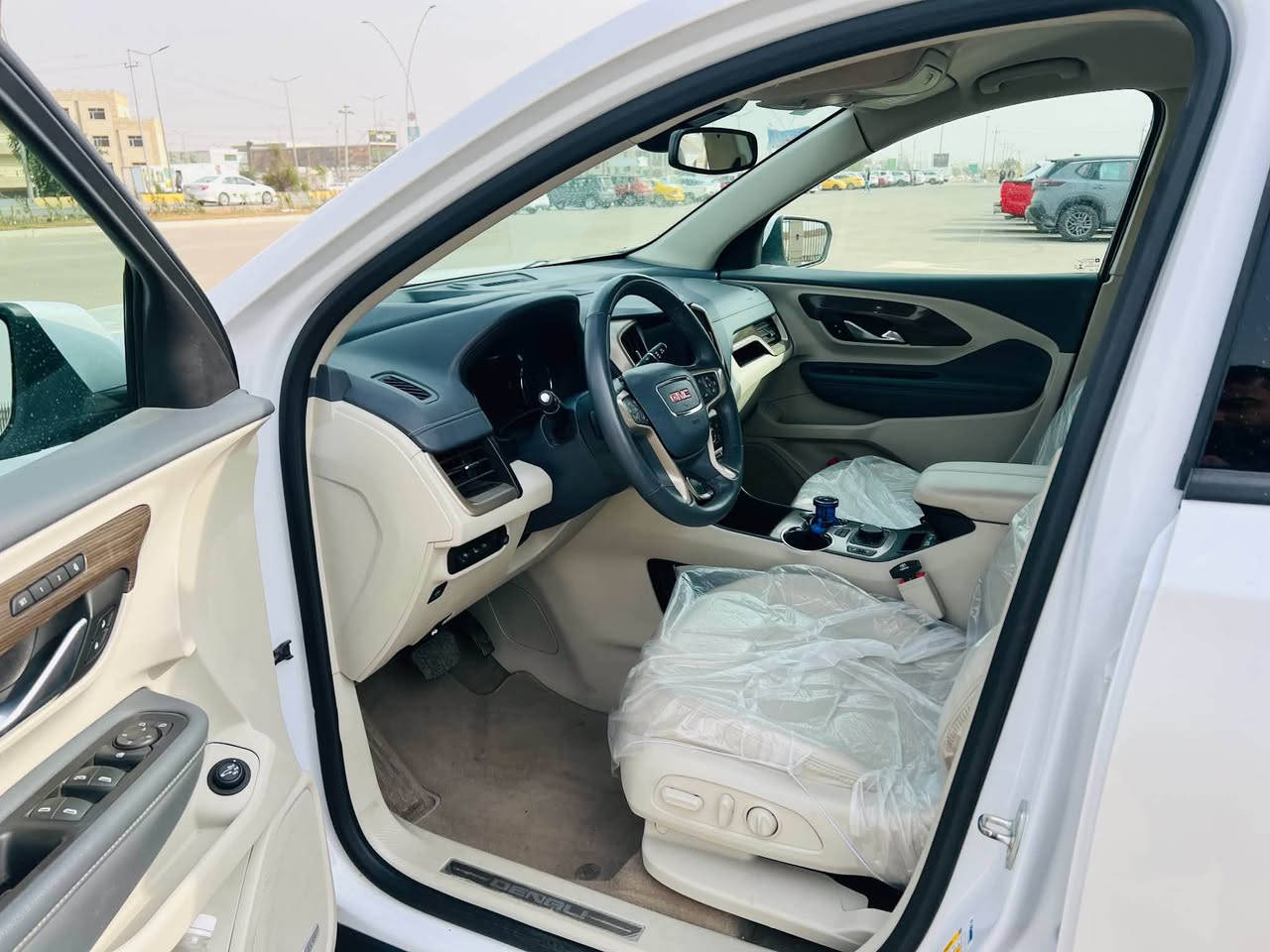 يا الله سياره  GMCterrain
فئته دينالي
بيه قطعه وحده تبديل والجاملق معدل ومصبوغ
ماشيه 55
رقمها واسط مكان السياره الكوت
سعرها 185 قفل 
للاستفسار اتصل ع الرقم *********** 
مكلف بل نشر رجائا اليتصل ع صاحب السياره يكله من طرفي
