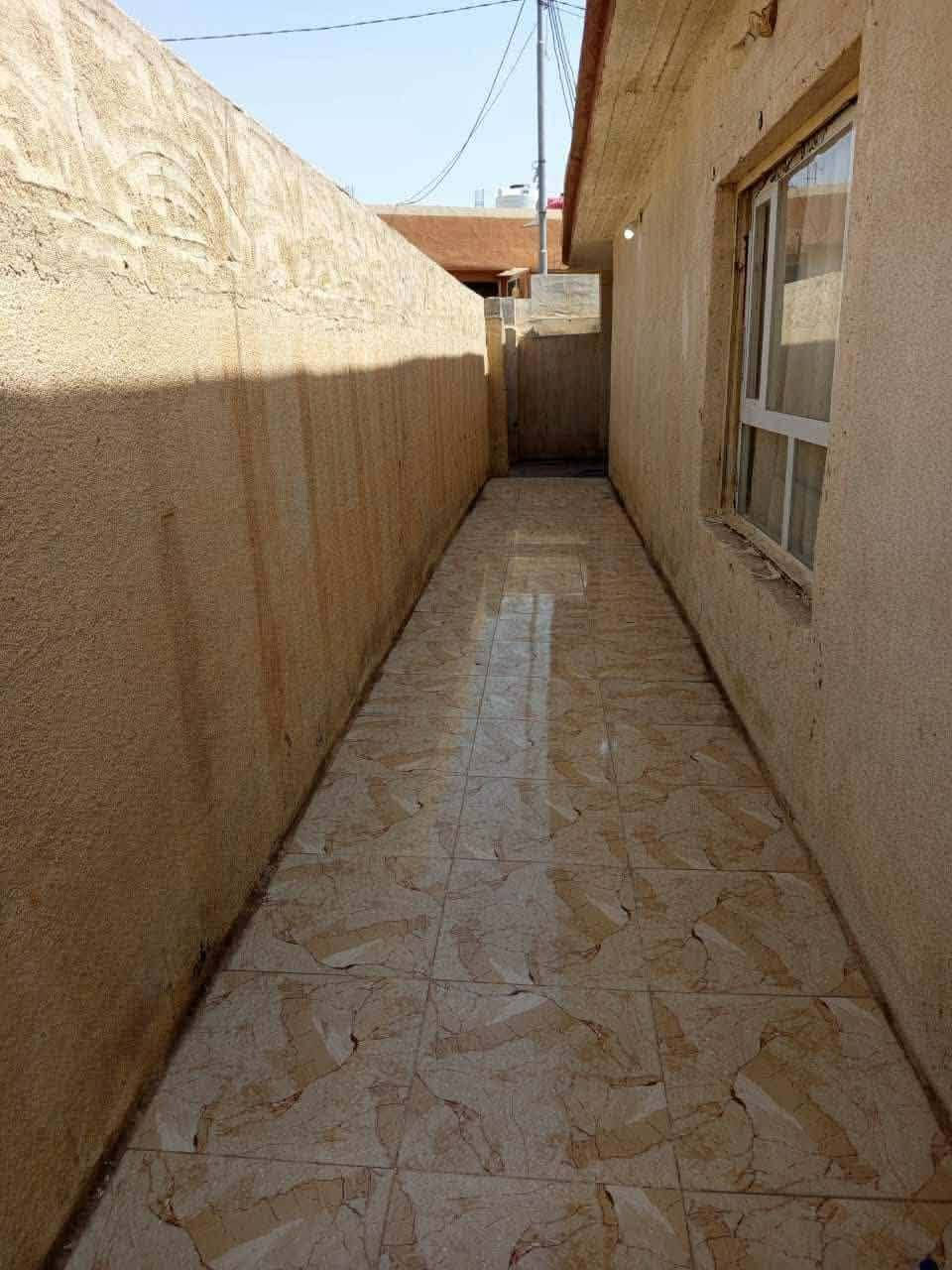 سلام عليكم - بيع سريع 
دار 🏠 للبيع في ديالى - خانقين - منقطه - ملك شاه 

نوع عقار : زراعي 
المساحة: 315م
البيت متكون من 
غرفتين نوم 
استقبال 
هول 
مظبخ
حمام- تواليت 
كراج كبير 
حديقه كبير 
----------------
الدار 🏠 فول مواصفات كاشي من بيت لحد باب حوش 
بسعر مناسب 
للاستفسار :*********** أو راسل خاص
