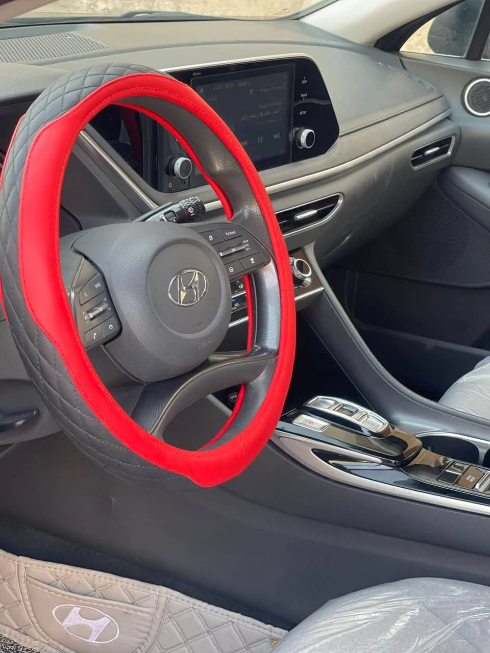 سوناتا موديل ٢١
سياره نضيفه و اي نقص مابيهه 

بدون حادث داخله للعراق كلين فقط رصعه بالجاملغ الخلفي 

السبير ما نازل 

وصبغ شبر بالجاملغ الامامي 

ايرباك سليم 

لغود وشواصي كله سليم مال شركة 

سايد بريك بصمه

كير بصمه

شاشه لمس 

كامره دواره. 

تحكم ستيرن 

سياره حيل نظيف واستعمال شخصي. 

السعر 167 
مكان السياره بغداد

الاستفسار. الاتصال على الرقم 

***********
