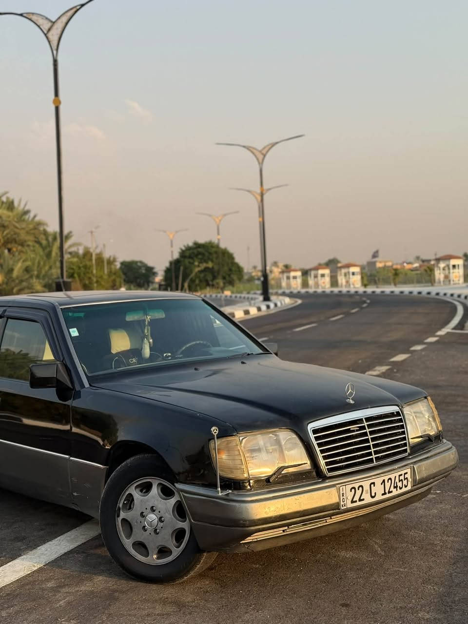 مرسيدس دب للبيع – موديل 1990

 المواصفات:
• محرك VVT 3000
• دبل مراوح تبريد، تبريد ثلج ❄️
• سنوية جديدة
• تحويل مباشر
• قواعد دبلات بلاد
• سنتر لوك
• جامات امامية كهرباء والخلفية جوبي
• 4 تايرات جديدة، مبدلات قبل 15 يوم 🛞
• السيارة كفالة من الضرب

السعر 65 ورقة وبيه مجال 

- عنواني ديالى - خانقين 

📞☎️  لتواصل ***********
