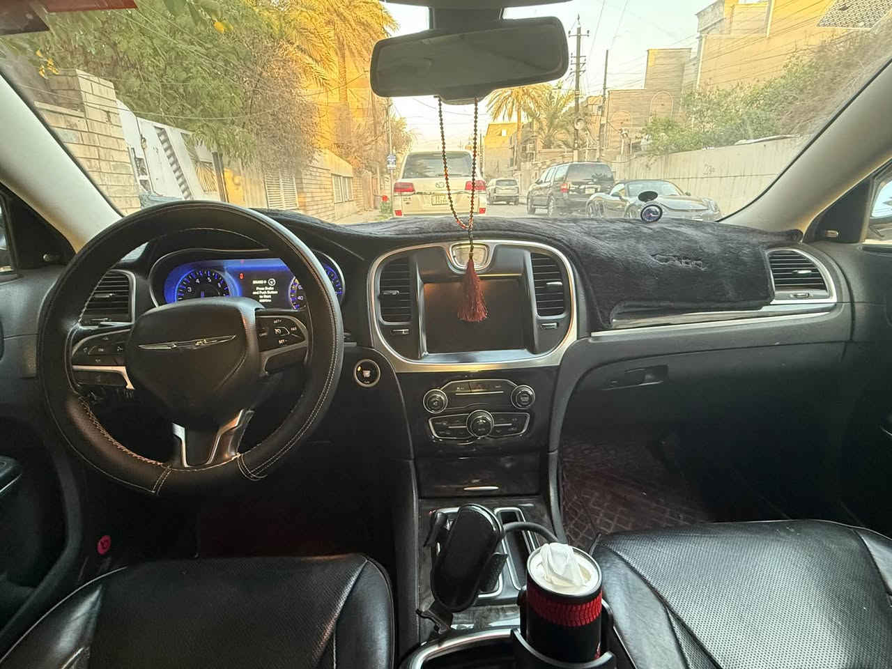 اوباما مديل 2016 300c
فول مواصفات كلين تايتل كندية 

بس بيها طخه ما مصلحه موضح بصوره
رقم الهاتف:***********
وسونار مالتها سعر 225 وبيها مجال جيتك
