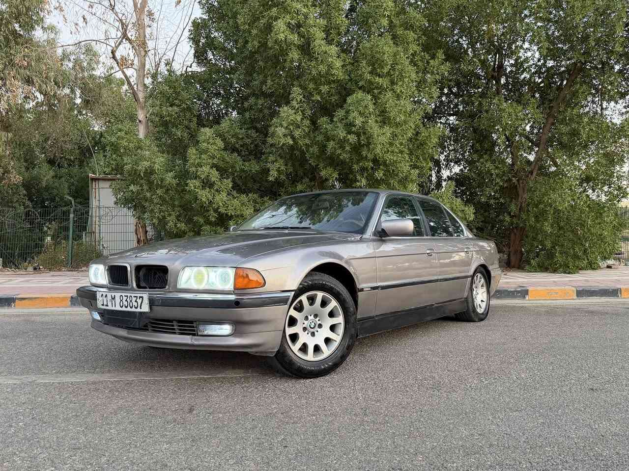 730i 1996 E38 V8 خفاش
‏
‏تحية طيبه....👇
‏خفاش رقم بغداد سنوية وهزه جديدة لل 2031 بأسمي شخصياً  محرك 30i V8 اصل
‏فول مواصفات :-👇
‏كشنات امامي خلفي كهرباء
‏ستارة خلفية كهرباء + جانبيات
‏كشنات جلد 16 حركة مع خزن ميموري
‏سلايد روف شغال
‏هيترات بالكشنات الامامية والخلفية
‏مراية قلاب مع البك
‏مرآة وسطية كهربائية عاكسة للضوء العالي
‏تبريد ثلج
‏جنطة شفط
‏ABS منظومة شغالة
‏كهربائيات بلادية بدون جطلات
الادامة :-👇
‏حدادية جديدة
‏تخم تاير جديد
مسطرة بخاخات مع البخاخات مال حاوية
تخم بلك مع مجاول كامل جديد
طوافة البانزين الصغيرة والكبيرة مع الفيت بم مع القاعدة كاملة مال حاوية
منظومة ABS مع اربع حساسات كاملة
تخم واشر قبق ولفات كامل
سيم سكليتر كامل
مكينة جام مال الابواب
جامة امامية جديدة توني شادهه....👇
السيارة ‏صبغ عام جمالية بدون حادث
‏وتفاصيلها واضحة بالصور

مكان السيارة بغداد

‏السعر  (57) ورقة

‏***********
