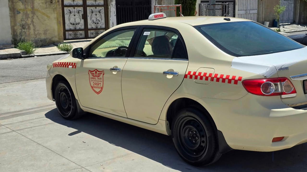 بیکاشۆ تەکسی مۆدێل  2012 گێر عادی گێڕ و مەکینە بەشەرت بیلاد تەکسی گێر و مەکینەی بەشەرت پارچە ڕەشە لەسەر ساغەی دە پارچەیە سەنەوی نوێیە تایەی نوێیە توند و تۆڵە شوێن هەولێر تیل بۆ خاوەنی بکە  ***********  *********** كويسينجاك, أربيل
