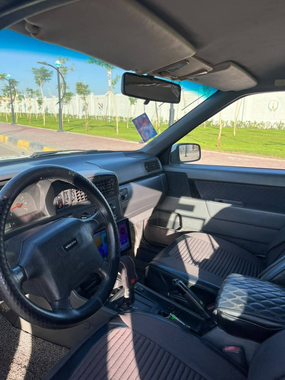 فولفو  850 موديل 93 سياره حيل نضيفه ومتعوب عليها ما يعوزها برغي بيها صبغ جاملغ خلف السايق فقط( تبريدها ثلج ) كير ومحرك جديد مبدلين
السعر ٦٠ وبيها مجال

بيع فقط بدون معارضة

***********
