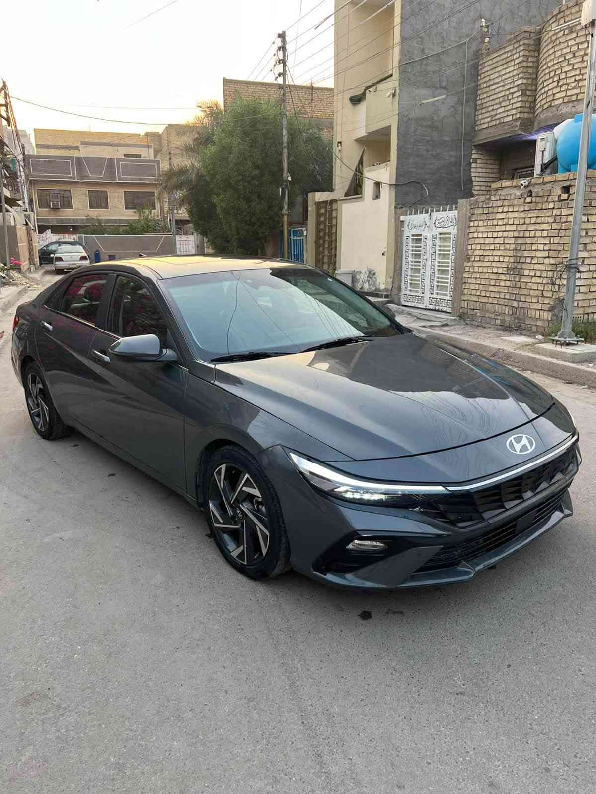 🚘 Hyundai Elantra Hybrid 2024 Limited وارد أمريكي 🇺🇸

✨ Limited – فل أوبشن
🔹لون رصاصي غامق موضح بالصور
🔹 هايبرد 1.6 GDI
🔹 قير DCT 6 سرعات
🔹 فتحة سقف كهربائية 🌙
🔹 جلد H-Tex
🔹 مقاعد أمامية تبريد + تسخين 🔥❄️
🔹 كرسي سائق كهربائي + ذاكرة
🔹 شاشة وسطية 10.25” + شاشة عدادات رقمية 10.25”
🔹 Navigation + Apple CarPlay + Android Auto
🔹 شحن لاسلكي 📱
🔹 نظام صوت Bose Premium 🔊
🔹 Smart Key + تشغيل عن بُعد
🔹 Smart Trunk
🔹 LED أمامي وخلفي
🔹 جنوط 17”
🔹 كاميرا خلفية + حساسات
🔹 Blind Spot + Rear Cross Traffic
🔹 Lane Keep Assist
🔹 Smart Cruise Control
🔹 Forward Collision Avoidance
🔹 Highway Driving Assist
🔹 أنظمة أمان متكاملة

⛽ اقتصادية جداً بالوقود ومناسبة للاستخدام اليومي
 
للاستفسار على الرقم ***********
                                                  ***********
