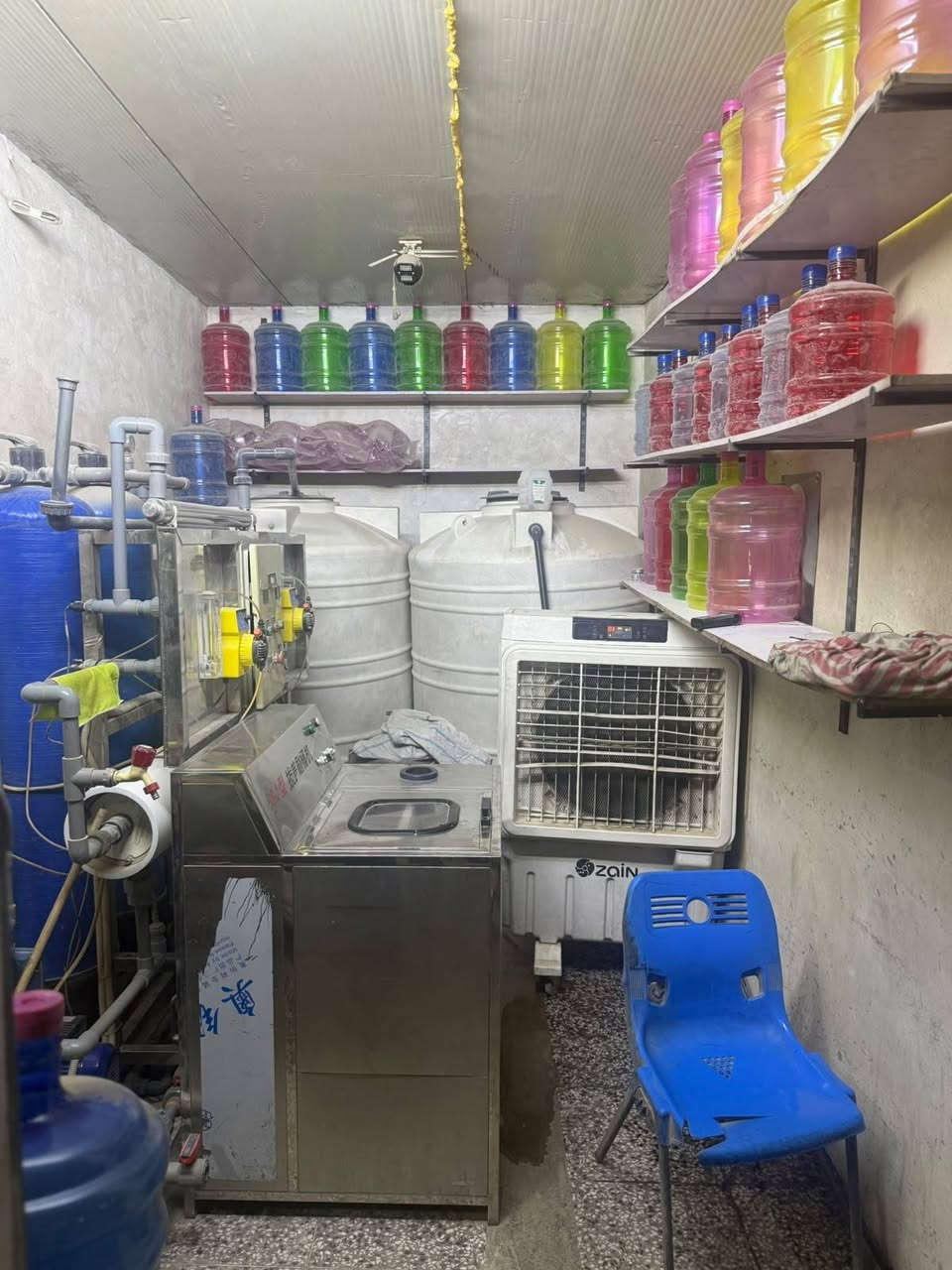 لسلام عليكم محطه ماء Ro سعه تحليه1000لتر بساعه املاح لممبرين10بحاله جيده جدآ غساله صيني اصلي وليس عمل+جميع الملحقات ميز مع رفوف محل كامل تحب تبقه بل محل ماكو مشكله تحب تاخذ الاغراض سعر 5وربع وبيها مجال لشراي***********
