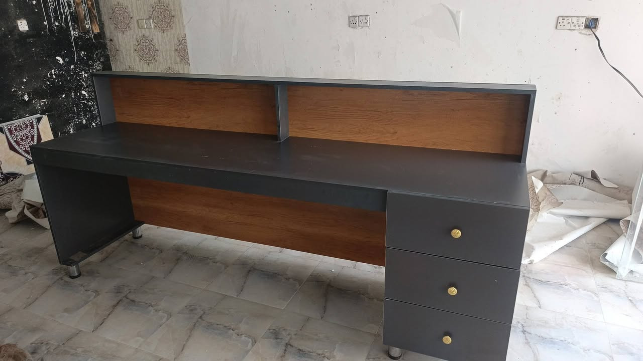 للبيع ميز جديد غير مستخدم
للتواصل اتصال او وات ساب ***********
