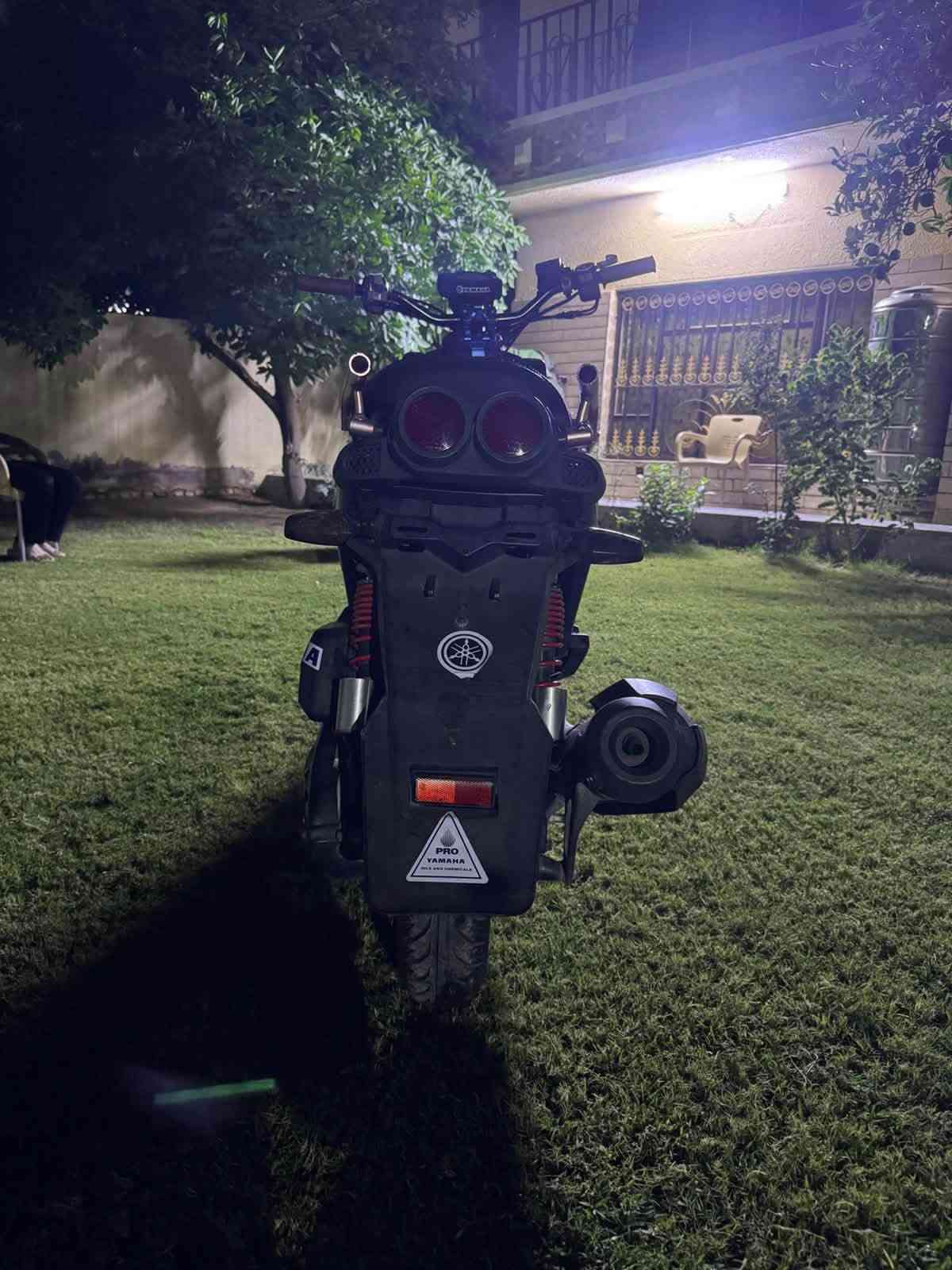 عمي سلام عليكم دراجه سكنس جبلي
انطيكياهة كفاله عامه من التاير للتاير لو يجي دينك مطلع بيهة عيب عمي كفاله عامه الدراجه متعوب عليهة وياله رياضي ستيرن رياضي جاملغ امامي كاربون فايبر واسمعلي هاي القويه بوشه 58 يعني طيران انطيك بيهة شلعه ومعدل اذا متشلع التبليط مرجوع السعر (مليونن) وبيهة مجال للطيبين وهاذ الرقم *********** تحياتي 
اخوان ( جماعة ال ٨٠٠ لحد يخابر بدون احراج) تحياتي
مكاني بغداد
