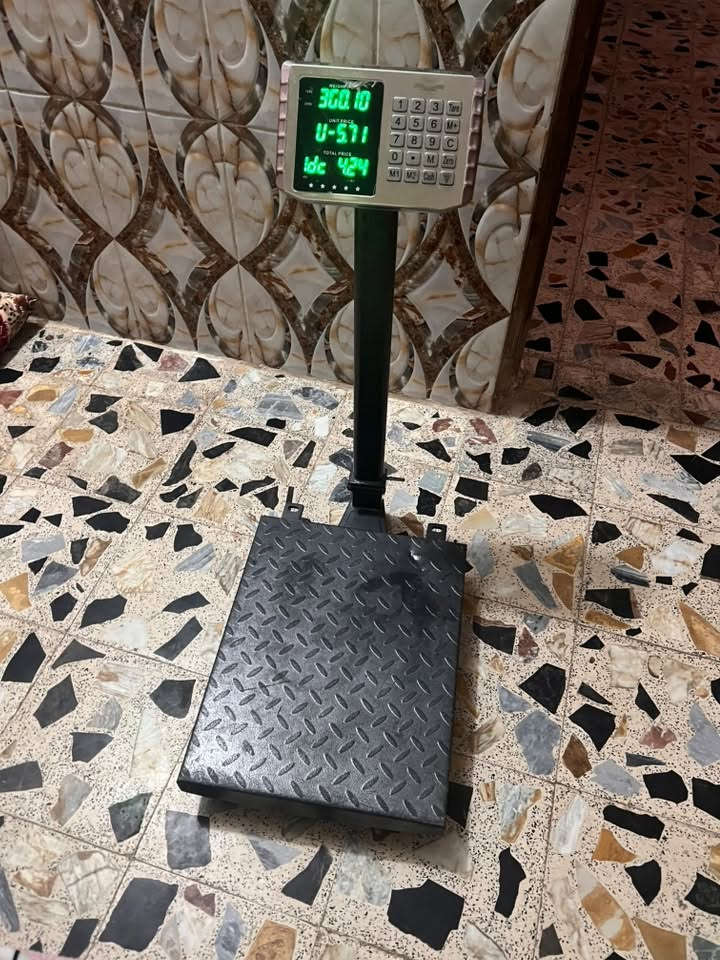 ميزان • ٣٠٠ كيلو