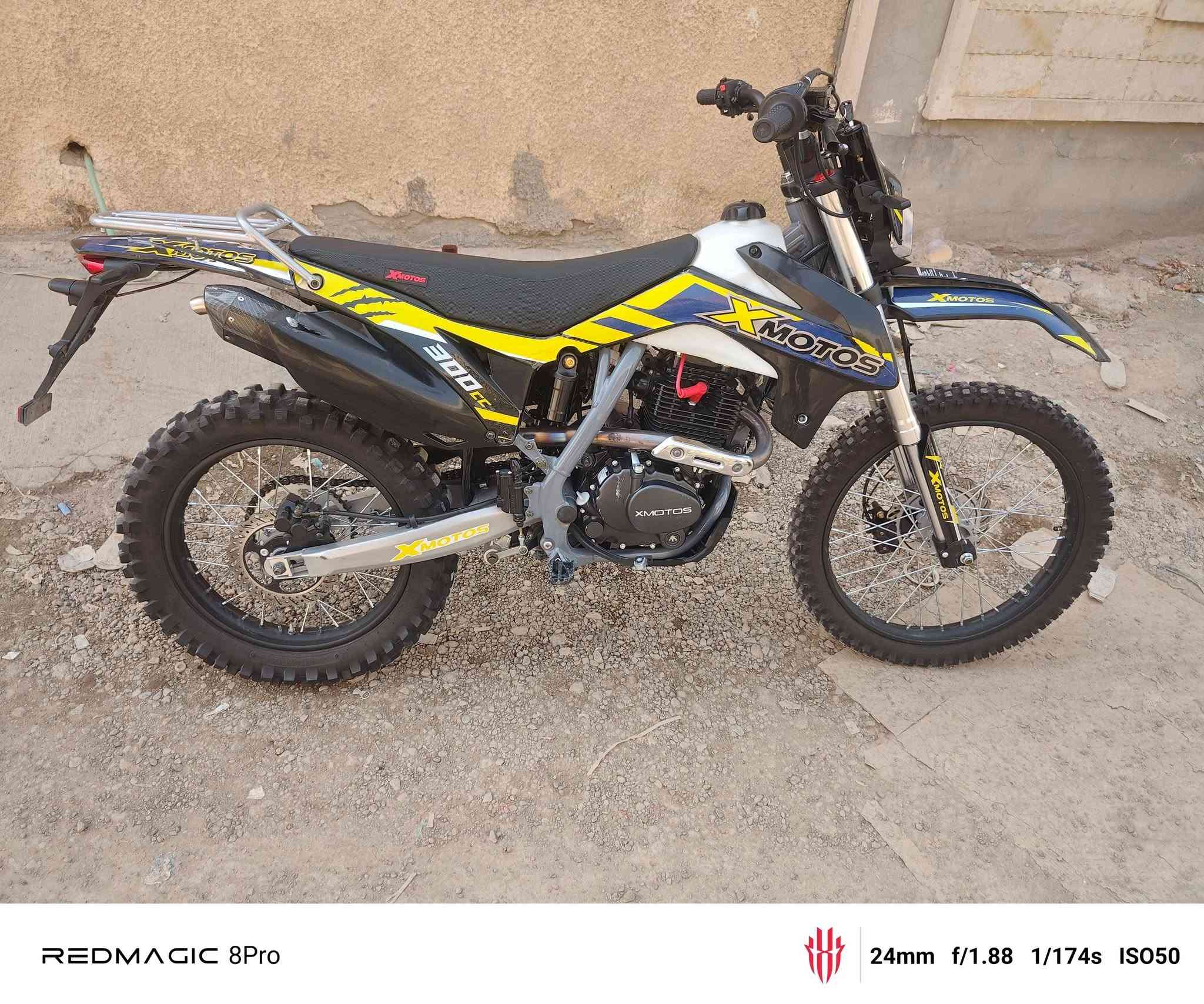 قفاز XMOTOS • ٣٠٠ • اوراق كاملة