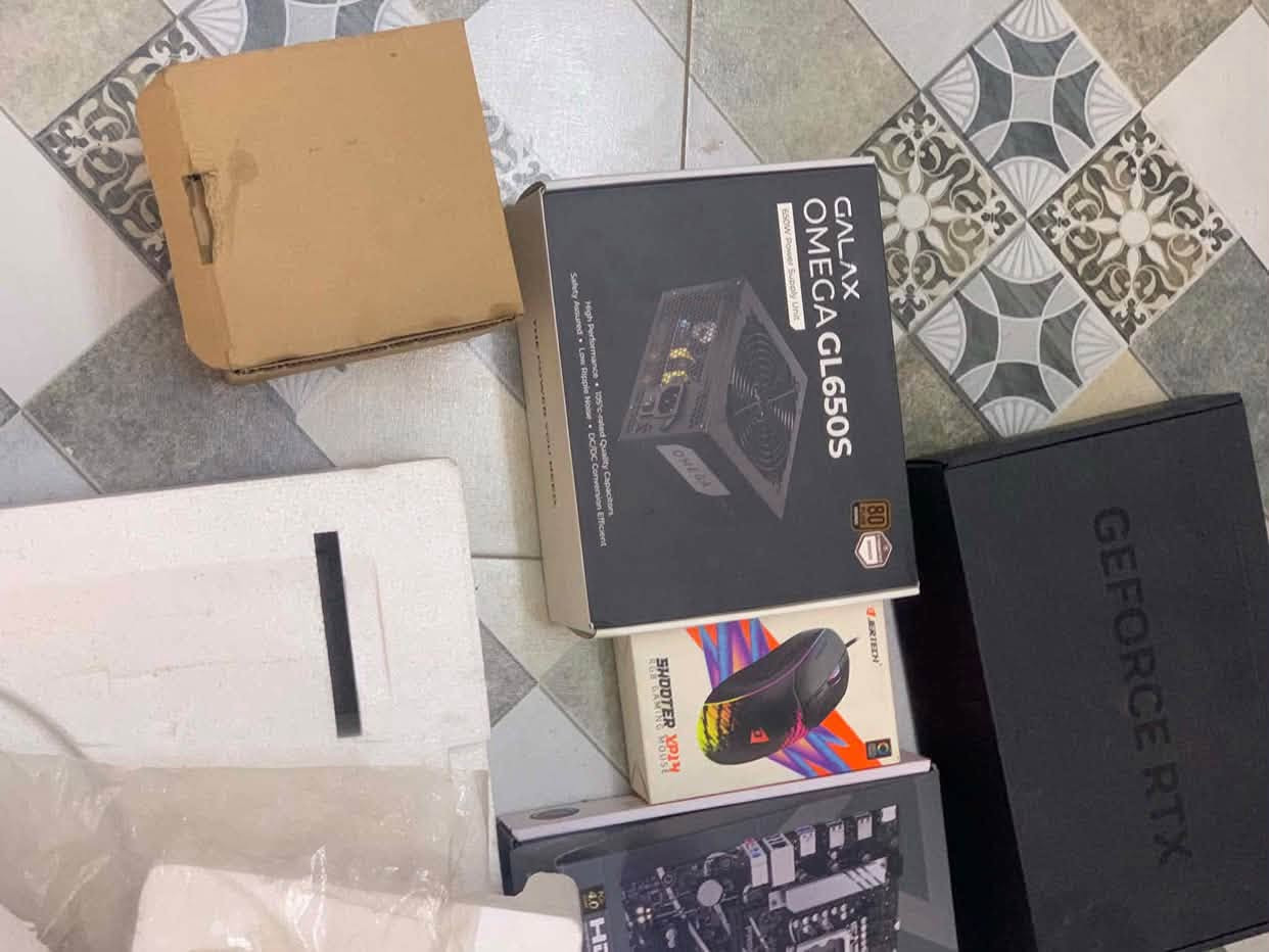 سلام عليكم شباب تجميعة كاملة للبيع 
المواصفات 
galax 5060 ti 16gb
b760mk asus
ram 16 3600hz laxer
m.2 1T gen4 wd green
cooler ag400
pus 650w galax bronz
case sama sv-01
ويا التجميعة
ماوس وكيبورد الشركات موجودة بالصور ويدة بلي 5 
ويوبي اس 2 احجامهم ( 3000va و 850va )
وشاشة سامسونك g5 200hz 2k 27inch

رقمي ***********
مكاني بغداد الشعب 
ممتواجد فيسبوك
ماعندي توصيل 
رايده بمليونين وبيه مجال

