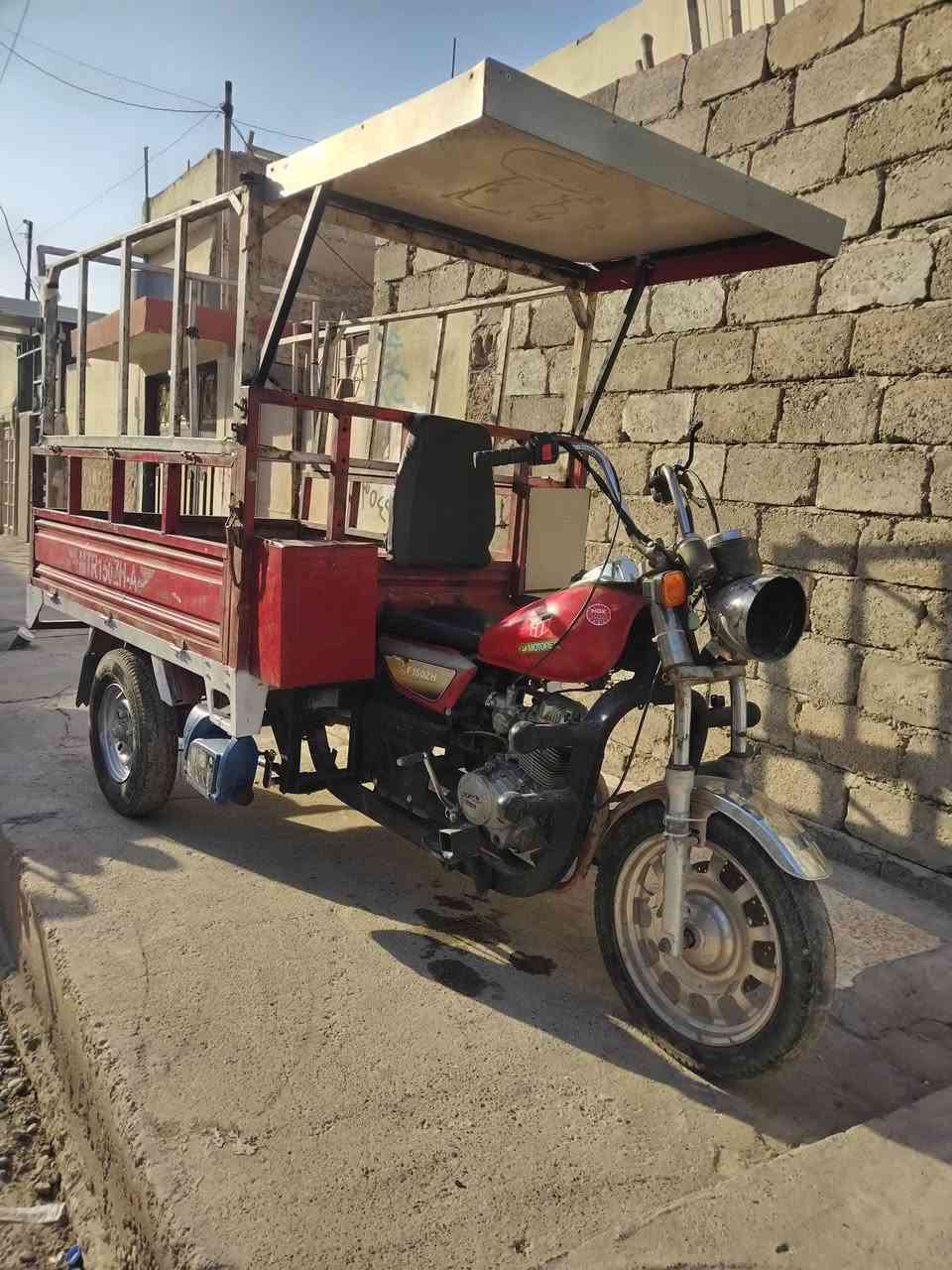 ستوته موديل 2014 بيها منفيس
محرك 2023  نظيف ونشط
شاصي نظيف 
ستوته مال رزق 
سعرها 750 وبيها مجال حك جيتك
الموصل / الزنجلي /ملاحضة بيها شويه عواج بل دبلات الكدام المو شراي لا يتعبني ولا اتعبه التواصل عل رقم او بي واتساب *********** ول رزق عل الله
