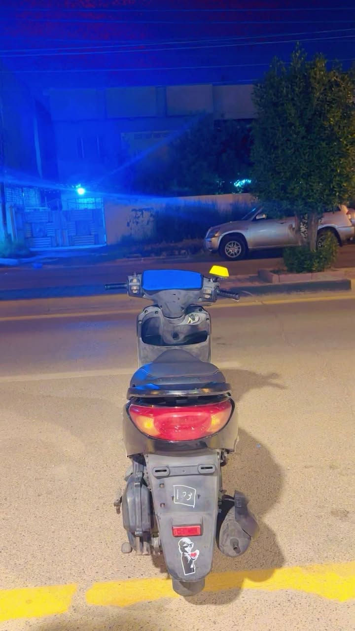 سلام عليكم دراجه بريز للبيع سوده ضوه ثلجي دراجه مكفوله كفاله عامه ل مكينه ومملعوب'بيه ابد كابريتر'بلادي واذا تحب افحصه سعر خاص *********** المكان بغداد🤍
