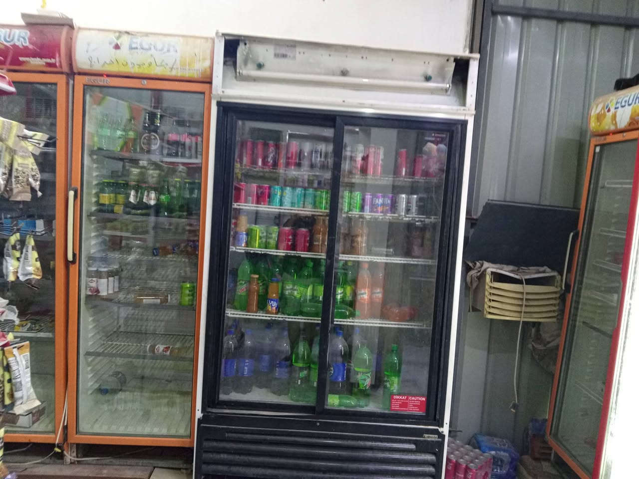 @السلام عليكم  اسواق للبيع تحتوي على ٦ عارضات ومجمده وتحتوي على سفينه ورفوف كوزمتك وتحتوي على كرسي كيمك وتحتوي على ميز وأسواق سعر ٥ مليون الموقع بغداد ضباط ثانيه شارع عشرين رقم ***********@
