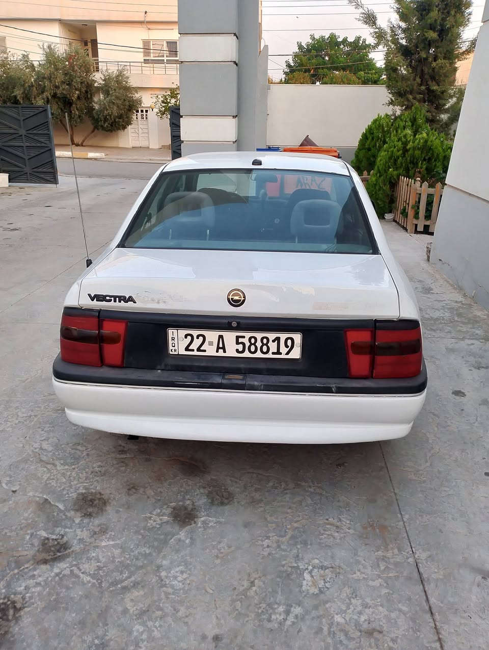 للبيع اوبل فيكترا موديل 92حجم 20شرط تحويل ثاني يوم كير محرك جديد بي كوبون بنزين كاربايات شغال بلادي تبريد للاستفسار ***********
