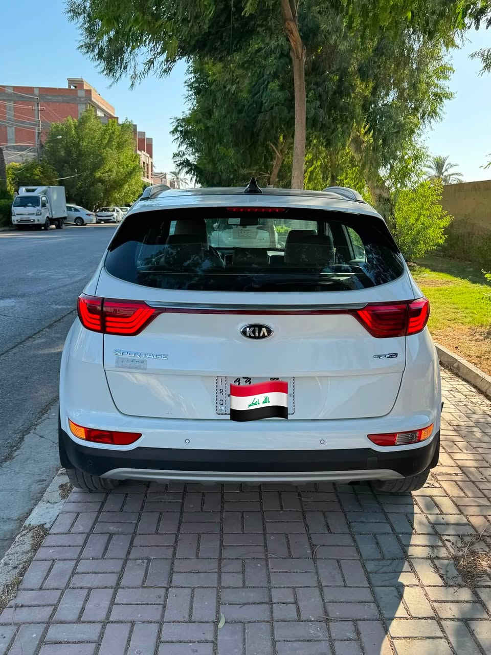 سبورتج موديل 2019 جيتي لاين￼ GT LINE ￼ بغداد أنكليزي جديد 
خليجي اعلى فئة فول مواصفات 
ماشية ٩٠ كيلو
داخل لونين عسلي واسودّ 
محرك بلادي على وضع الشركة 
كير بلادي على وضع الشركة 
كفالة بدون صبغ فقط  طخة بالدعامية امامية
 وبارد صغير حيل بالبنيد ماينشاف يطلع بالسونار 
 و زلوغ بسيطة بالبدي مال استخدام وشارع 
مواصفاتها مقاعد جلد وكهرباء 
جنطة كهرباء 
سايد بريك دكمة 
شحن وايرلس 
٣ أنظمة قيادة سبورت ايكو وعادي 
قطعتين تبريد 
مري قلابة
حساسات من كل جوانب السيارة 
وبعد بيها مواصفات تكدرون تبحثون عنها 
كل شي بيها داخل خارج بلادي على وضع الشركة 
سعرها ١٨٧ قفل بدون عملة  
السيادة باسمي مكاني بغداد والشراي 
يتصل 
***********
راح اخلي فديو بالتعليقات
