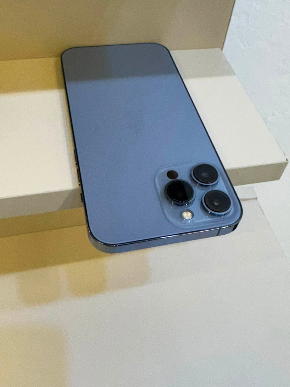 السلام عليكم 
للبيع جهاز IPhone 13Pro Max 
الجهاز جداً نضيف غير خاضع لصيانه 
فقط فيس أيدي متوقف سبب وكعه (بصمة الوجه)
نسبة البطاريه🔋(89)
أمريكي . ذاكره 256
مكاني العلم تواصل—***********
السعر 575 و بي مجال شي بسيط
