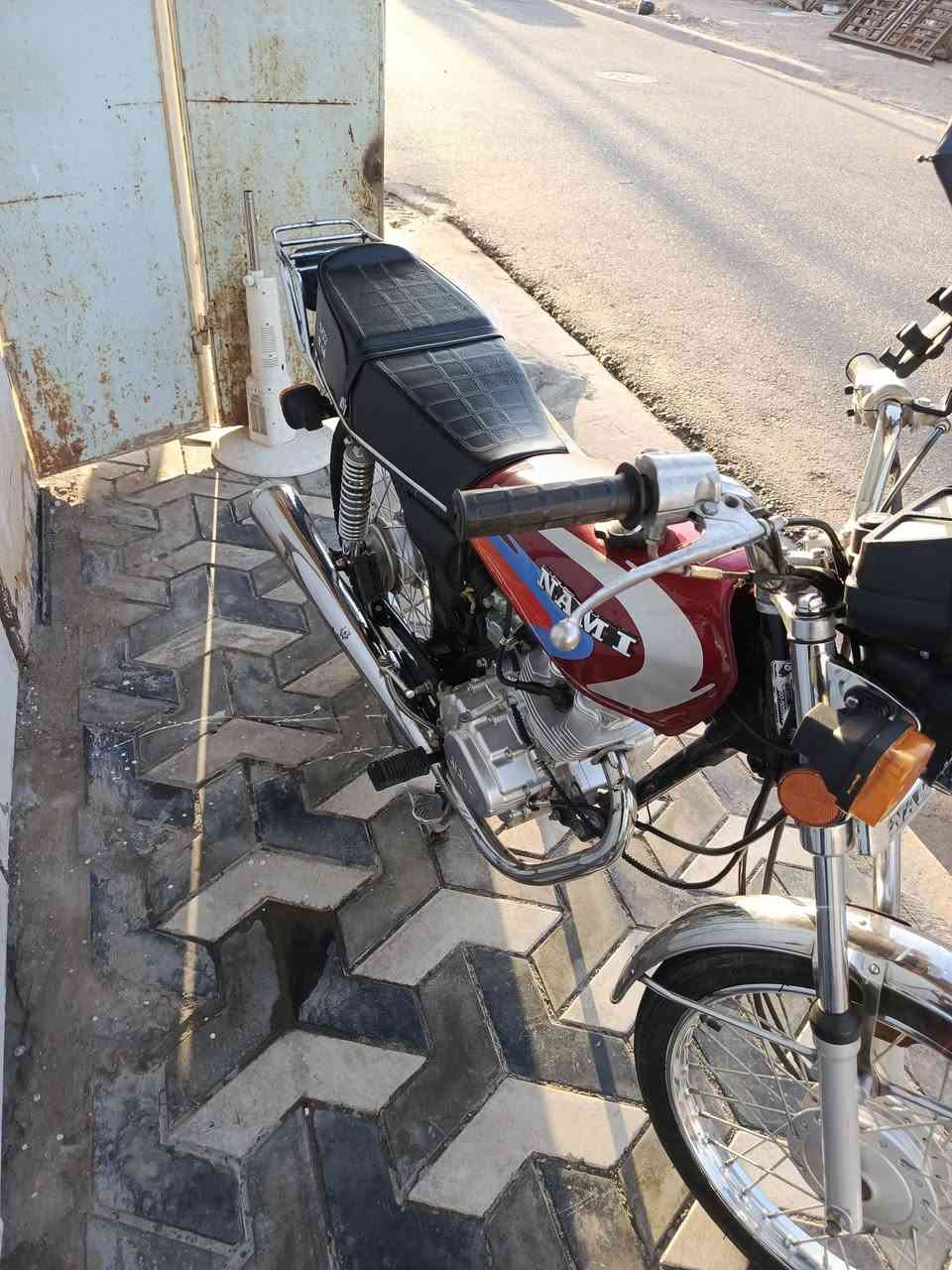سلام عليكم
دراجه ابرانيه للبيع تعمير بدون اوراق 

للاستفسار *********** واتساب
السعر 675وبيها مجال للشراي
