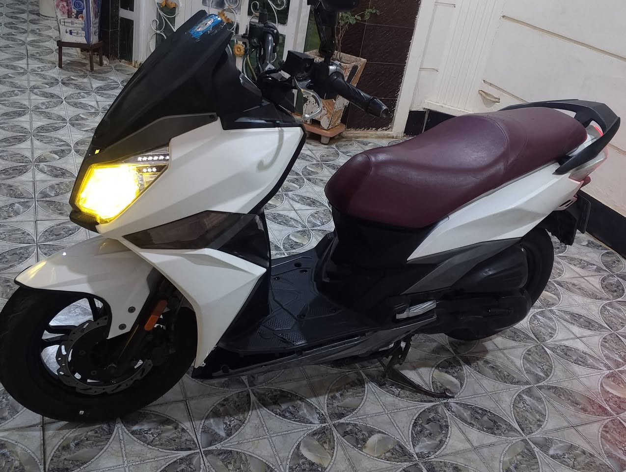 🏍️ SYM JET X 200 🏍️
🔥 دراجه أنيق وعصري، مناسب للاستخدام اليومي والمشاوير داخل المدينة.
✅ محرك 200
✅ شكل رياضي وجذاب
✅ قيادة مريحة
✅ اقتصادي ومناسب للاستخدام اليومي
✅ تصميم شبابي مميز
للستفسار***********
او مراسله خاص

نص مكتوب في الصور:
- SYM JET X 200 أداء قوي .. شكل عصري .. لرحلاتك اليومية السعر مناسب ويجي الأفضل للبيع محرك 200cc قوة وأداء ممتاز تصميم عصري ورياضي اقتصادي في استهلاك البنزين مريح للقيادة اليومية مناسب للمدينة والطرق الطويلة دراجة نظيفة جداً جاهزة للاستخدام فحص كامل معاينة على الطبيعة الجانب الأيمن الجانب الأيسر الواجهة الأمامية العداد للاستفسار والتواصل اتصل الآن ***********