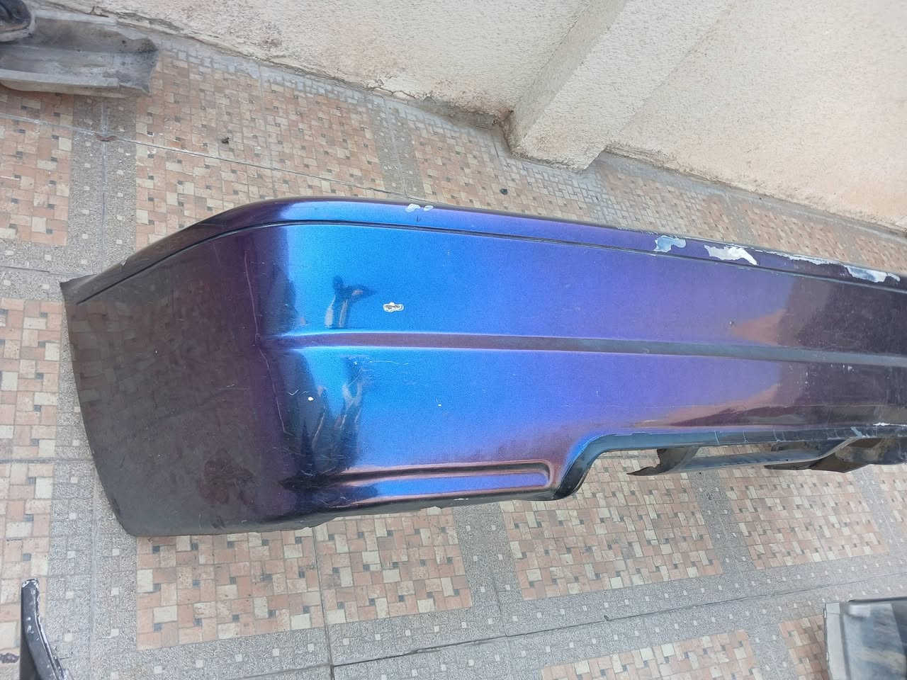 السلام عليكم حبايب
قاعدة كاملة نظيفة جدا e46 
دعامية خلفية m e46 يرادلها ترتيب 
بك لايت e46 تك باب ١٥٠$ 
تحياتي للجميع 
***********
