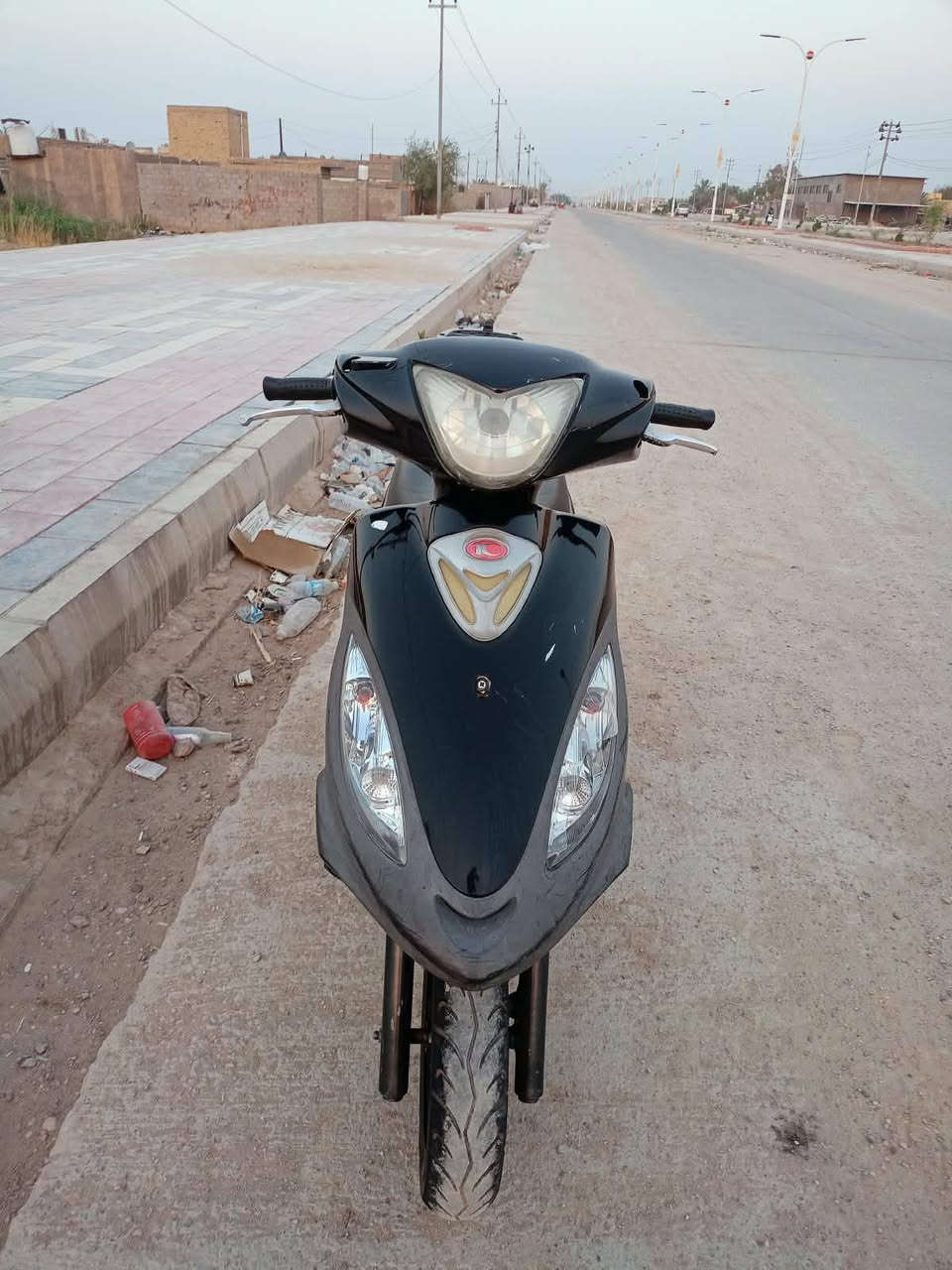 سلام عليكم دراجه كامكو موديل 14 كفاله عامه رمبهه لايت زنون سعرها 750
***********
