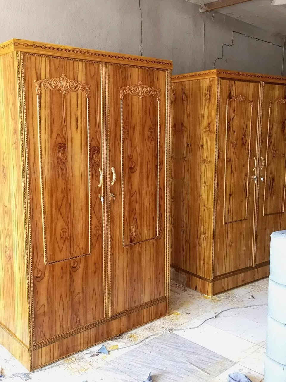 سلام عليكم كنتور 3باب200و2باب 130مكان مسيب حي المعلمين شارع نهر بحي طلاع رقم هاتف *********** ويوجد توصيل
